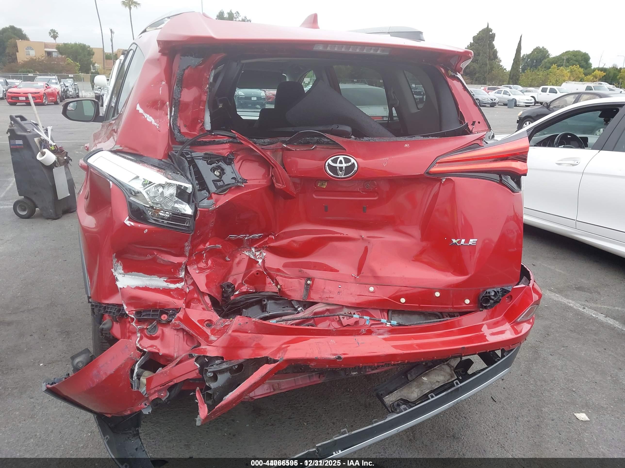 TOYOTA RAV4 image 6