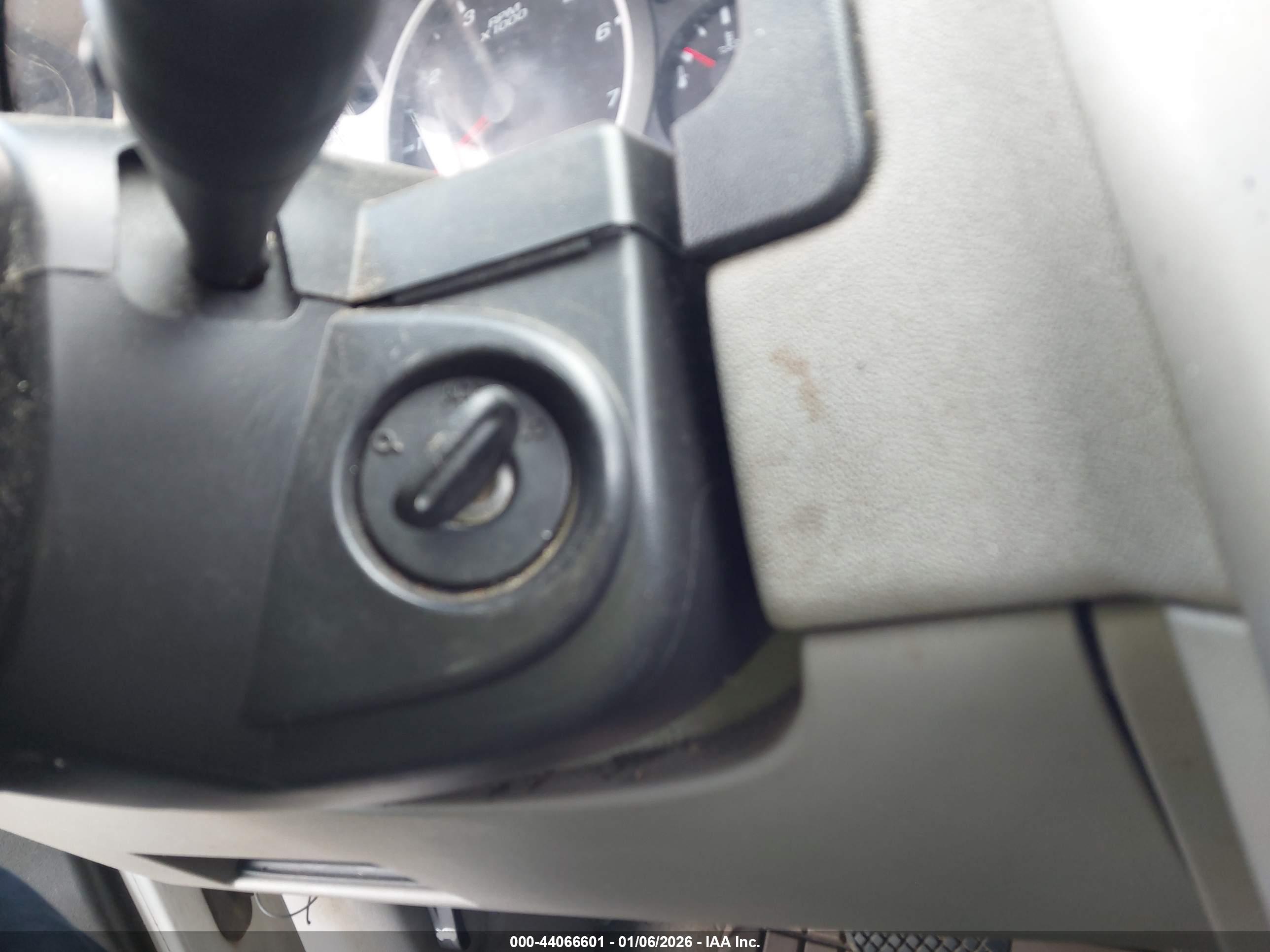 CHEVROLET EQUINOX image 11