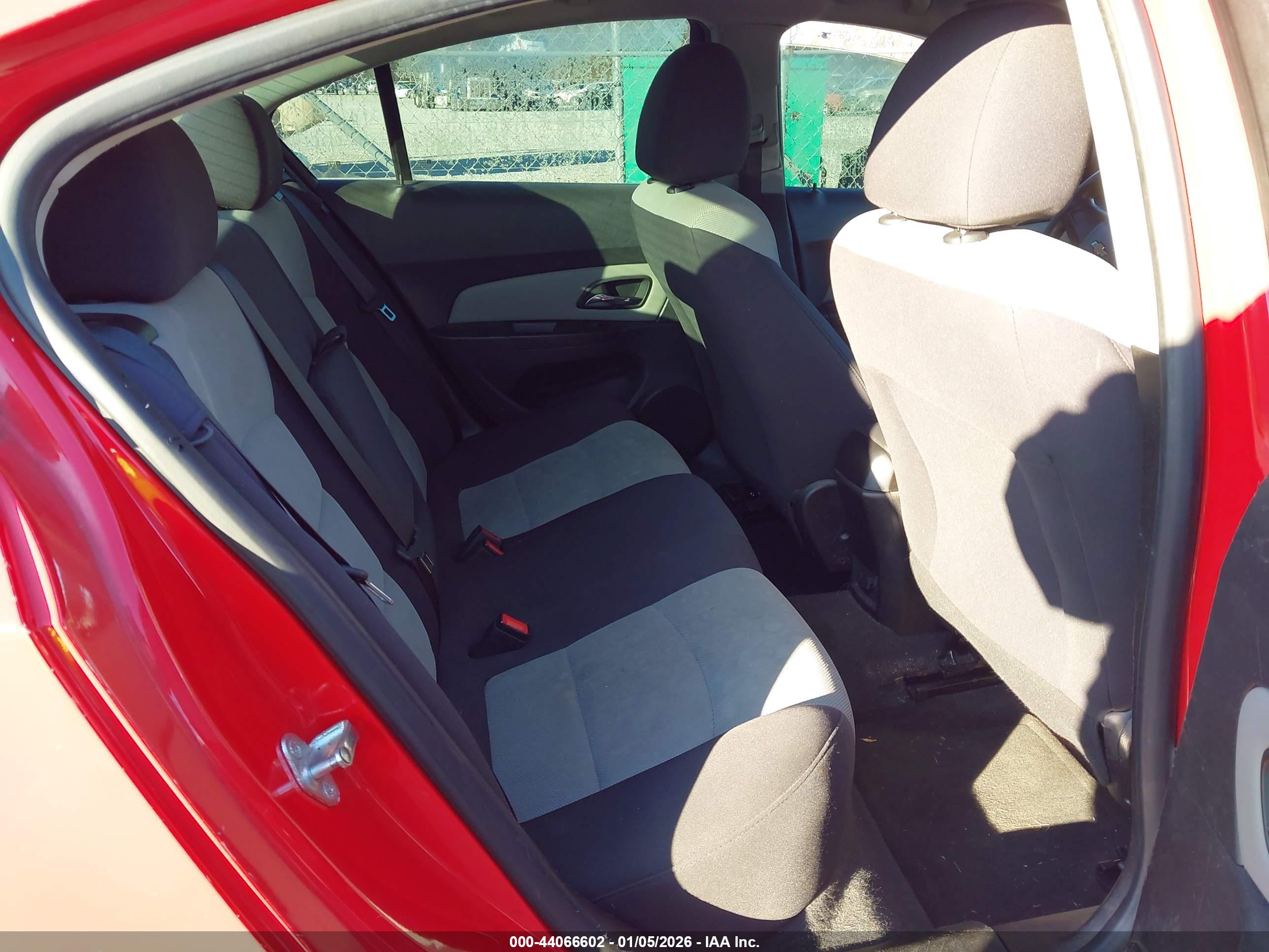 CHEVROLET CRUZE image 8