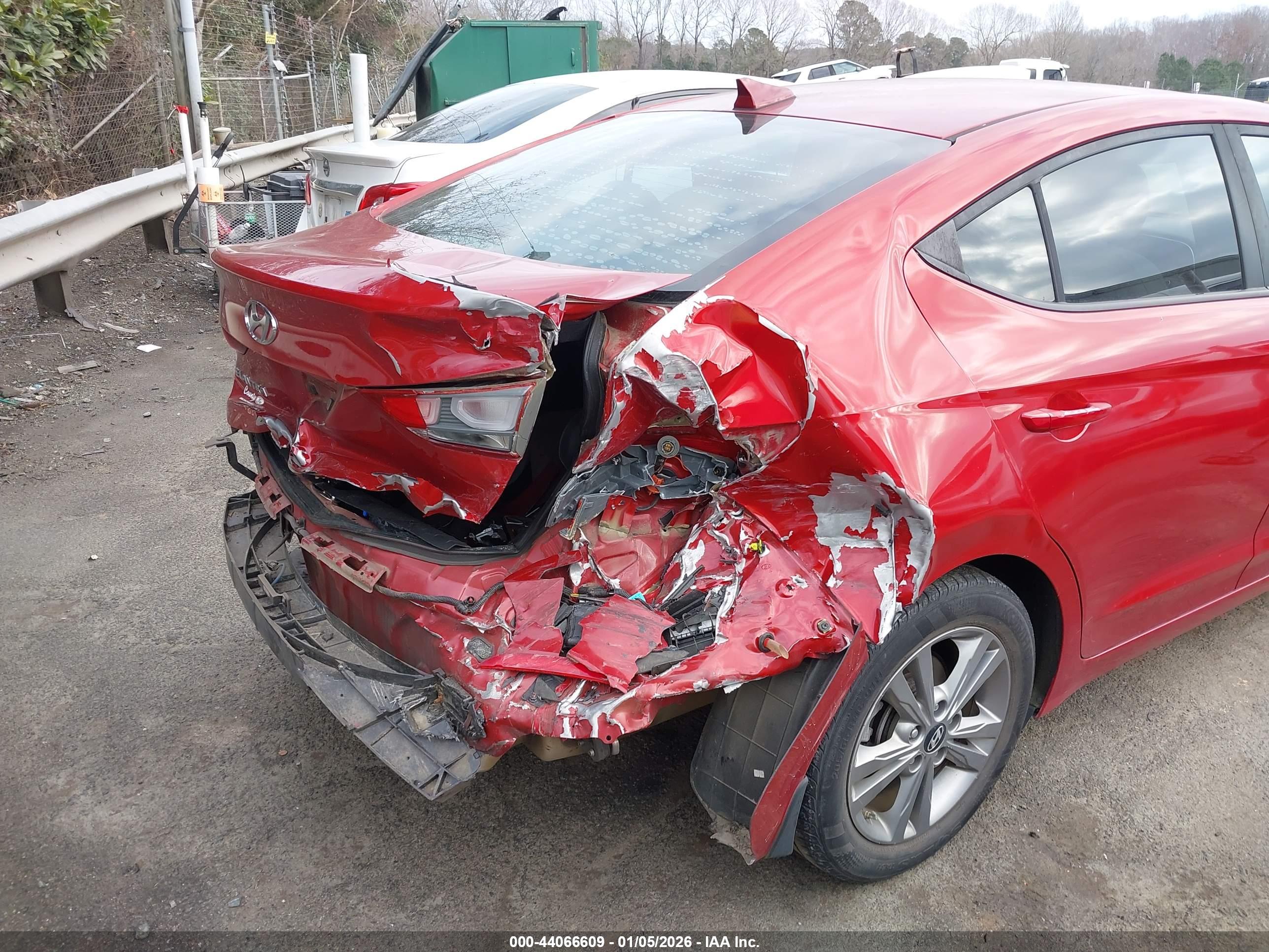 HYUNDAI ELANTRA image 6