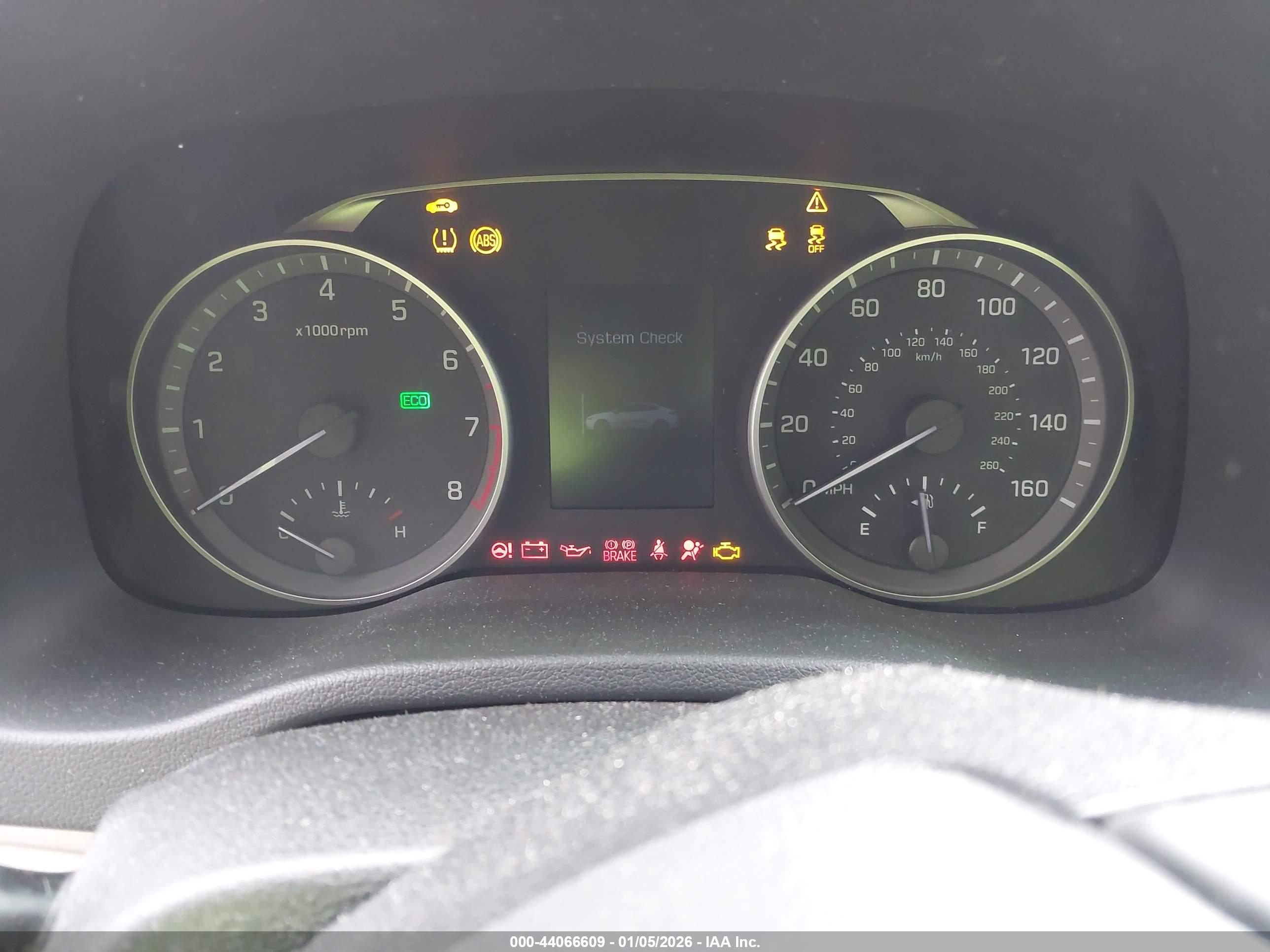 HYUNDAI ELANTRA image 7