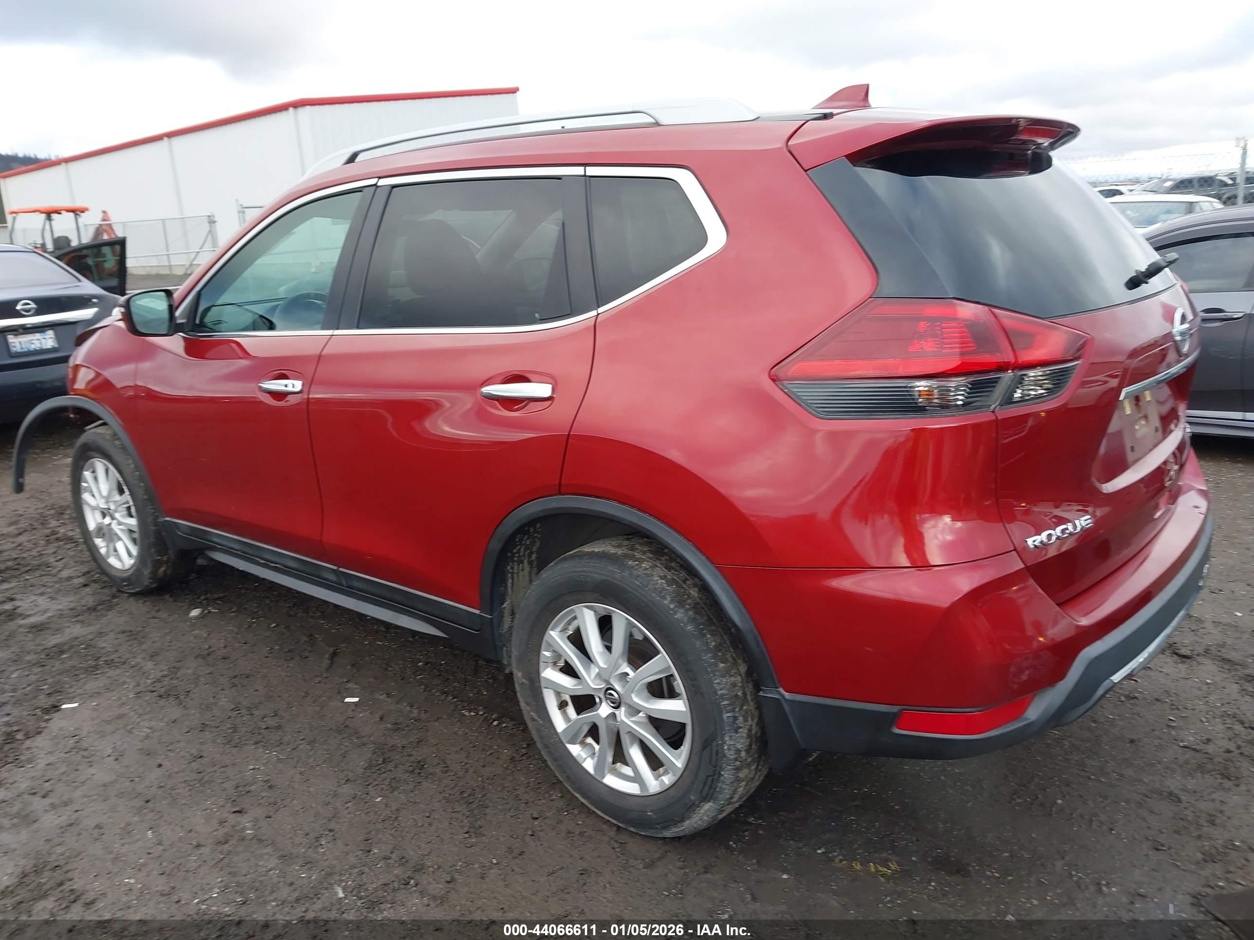 NISSAN ROGUE image 3