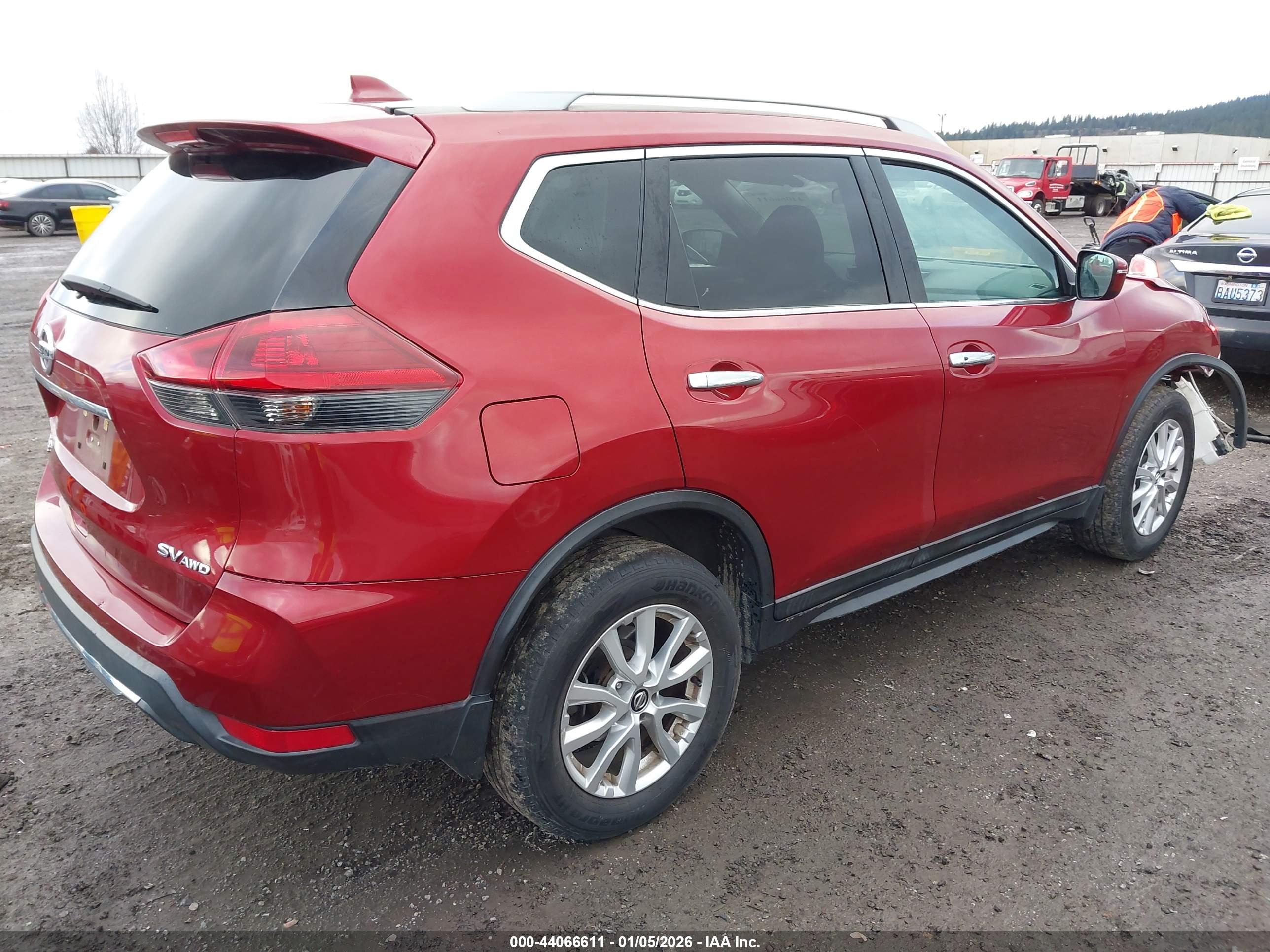 NISSAN ROGUE image 4