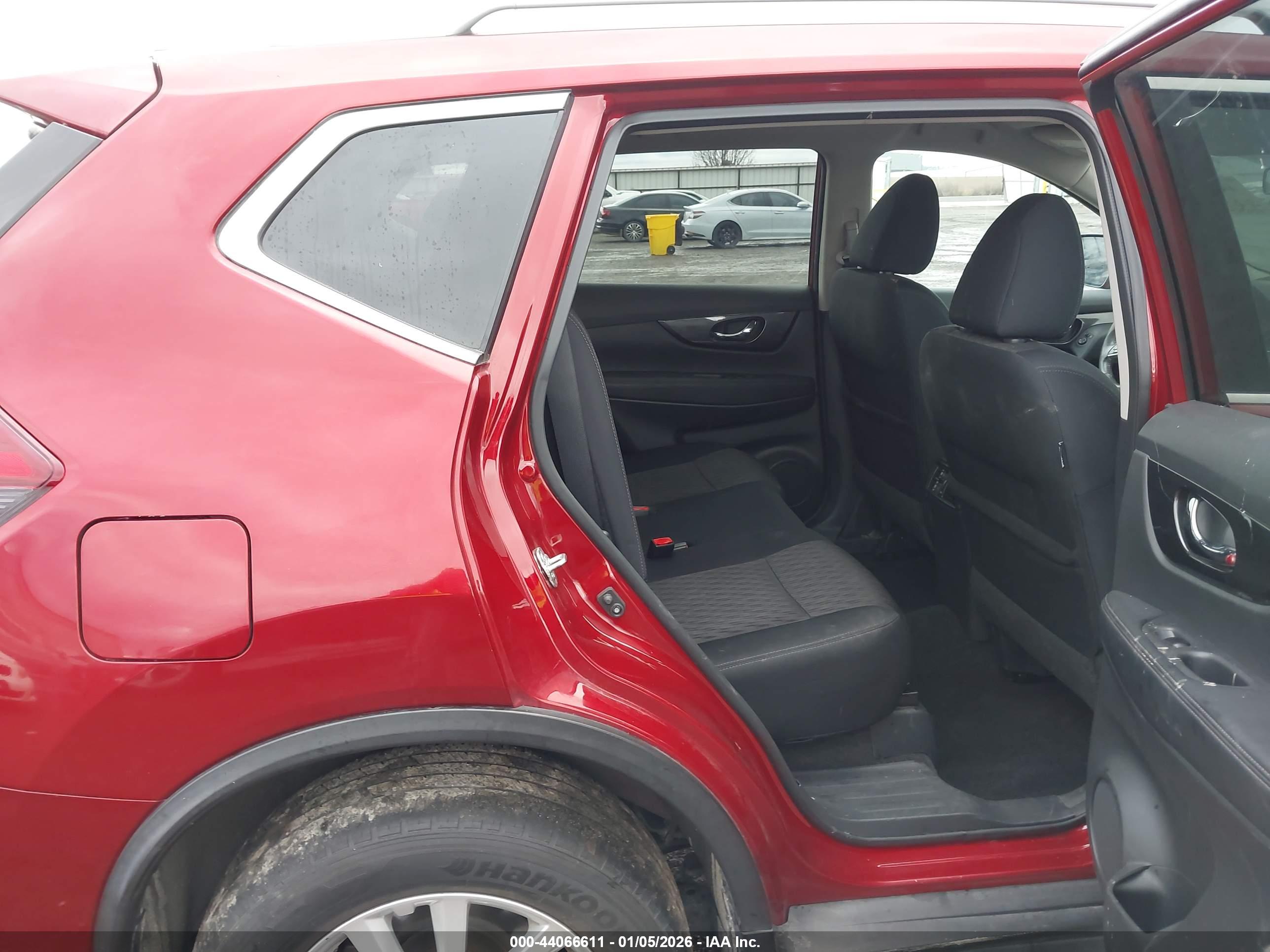 NISSAN ROGUE image 8