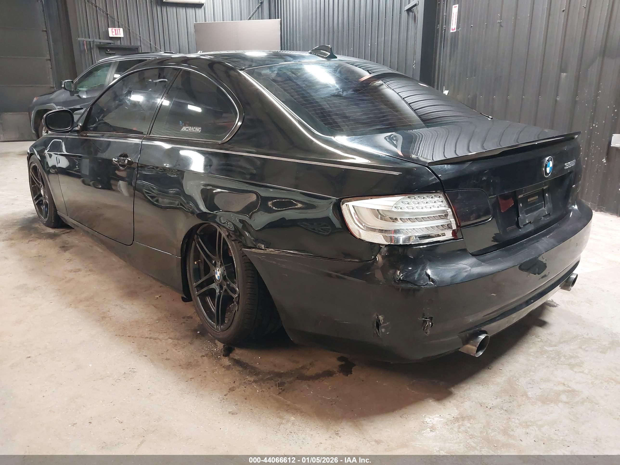 BMW 335I image 3