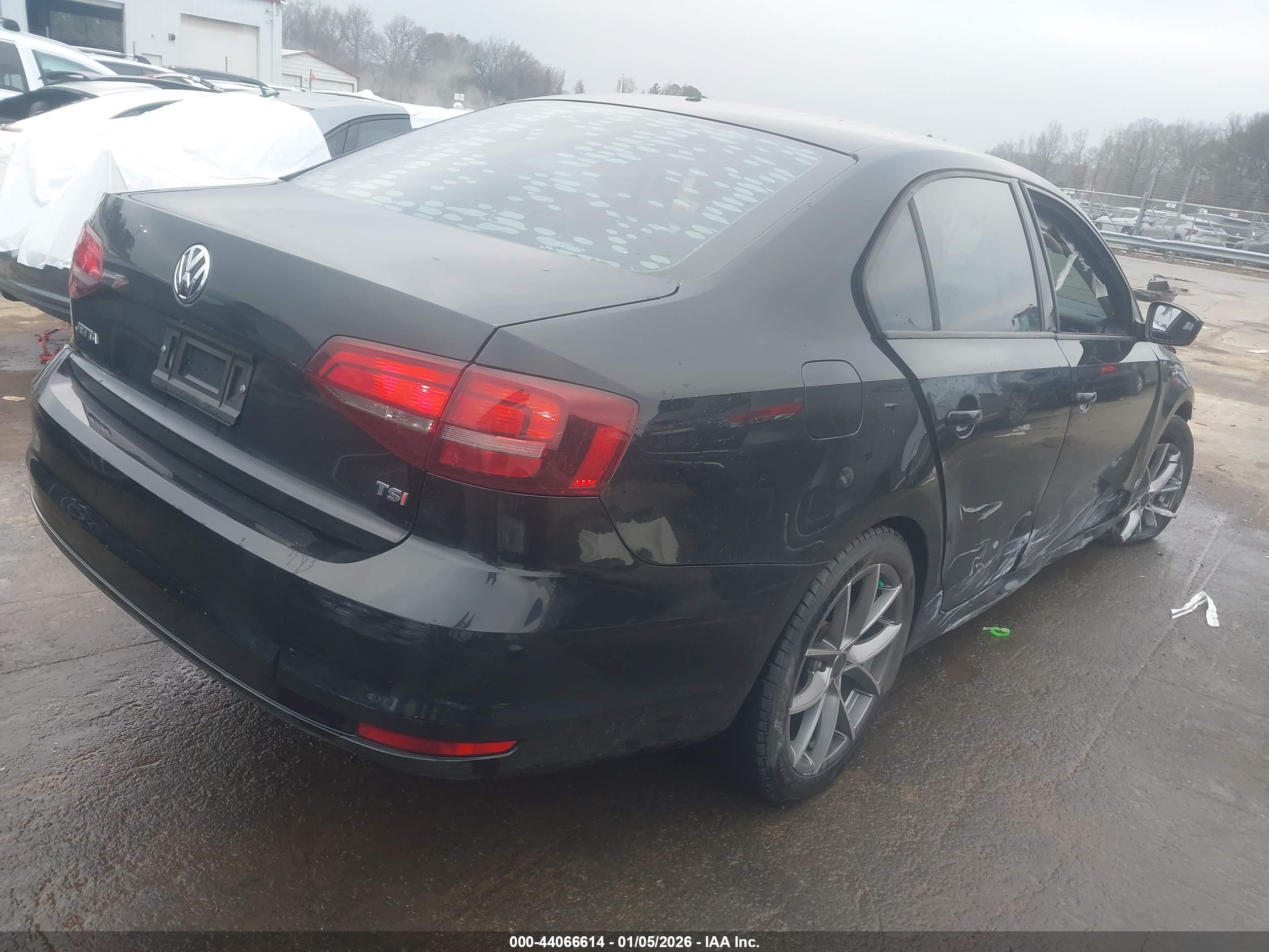 VOLKSWAGEN JETTA image 4