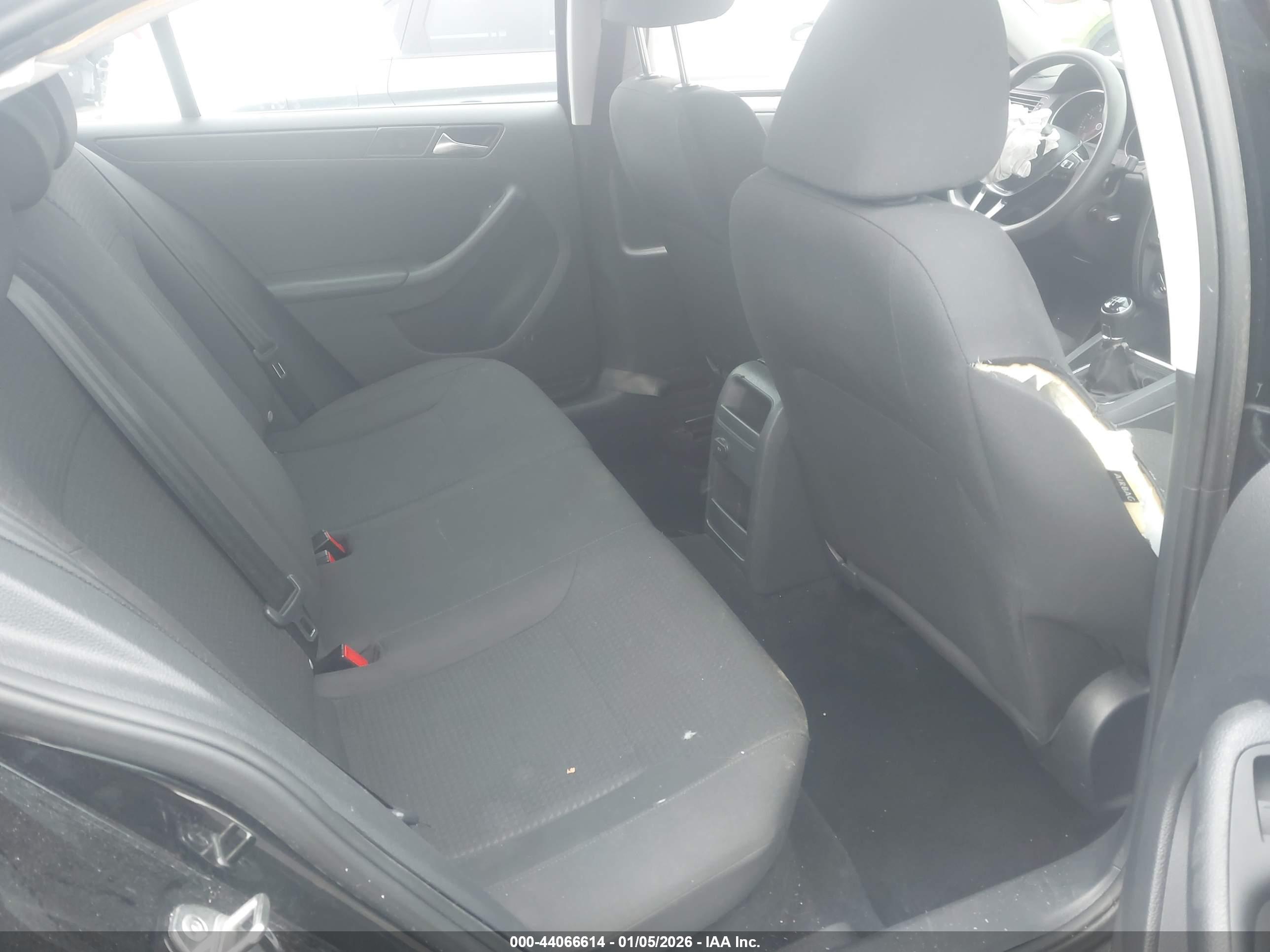 VOLKSWAGEN JETTA image 8