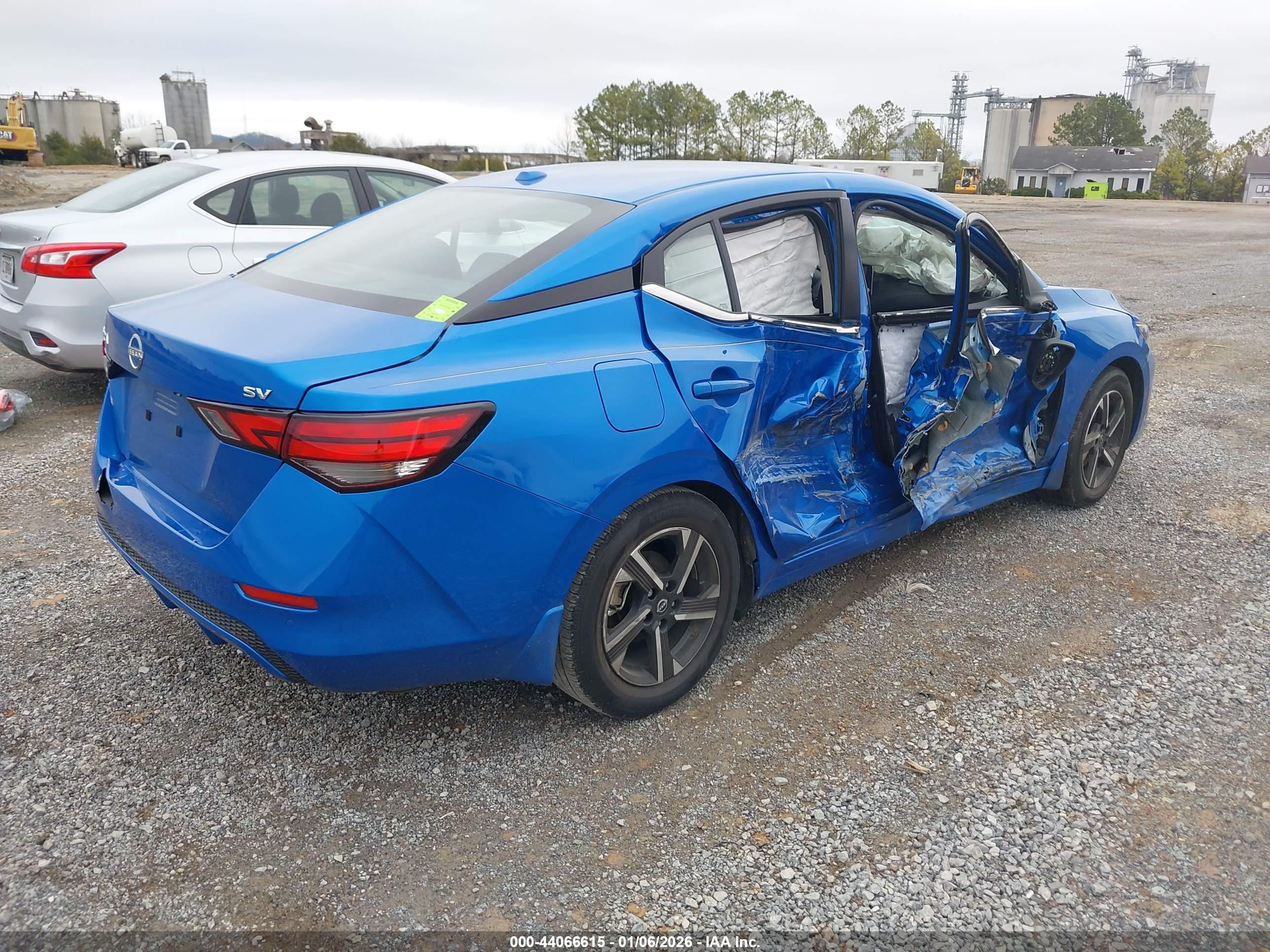 NISSAN SENTRA image 4