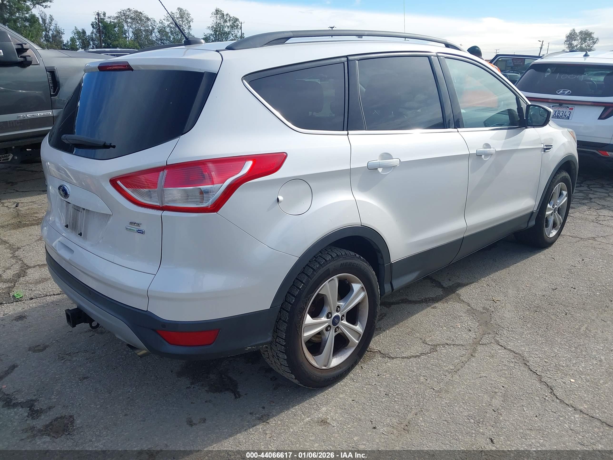 FORD ESCAPE image 4