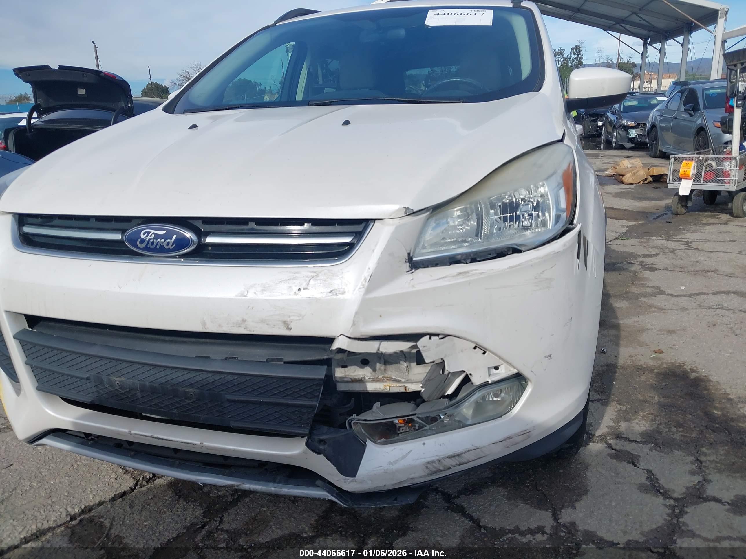 FORD ESCAPE image 6