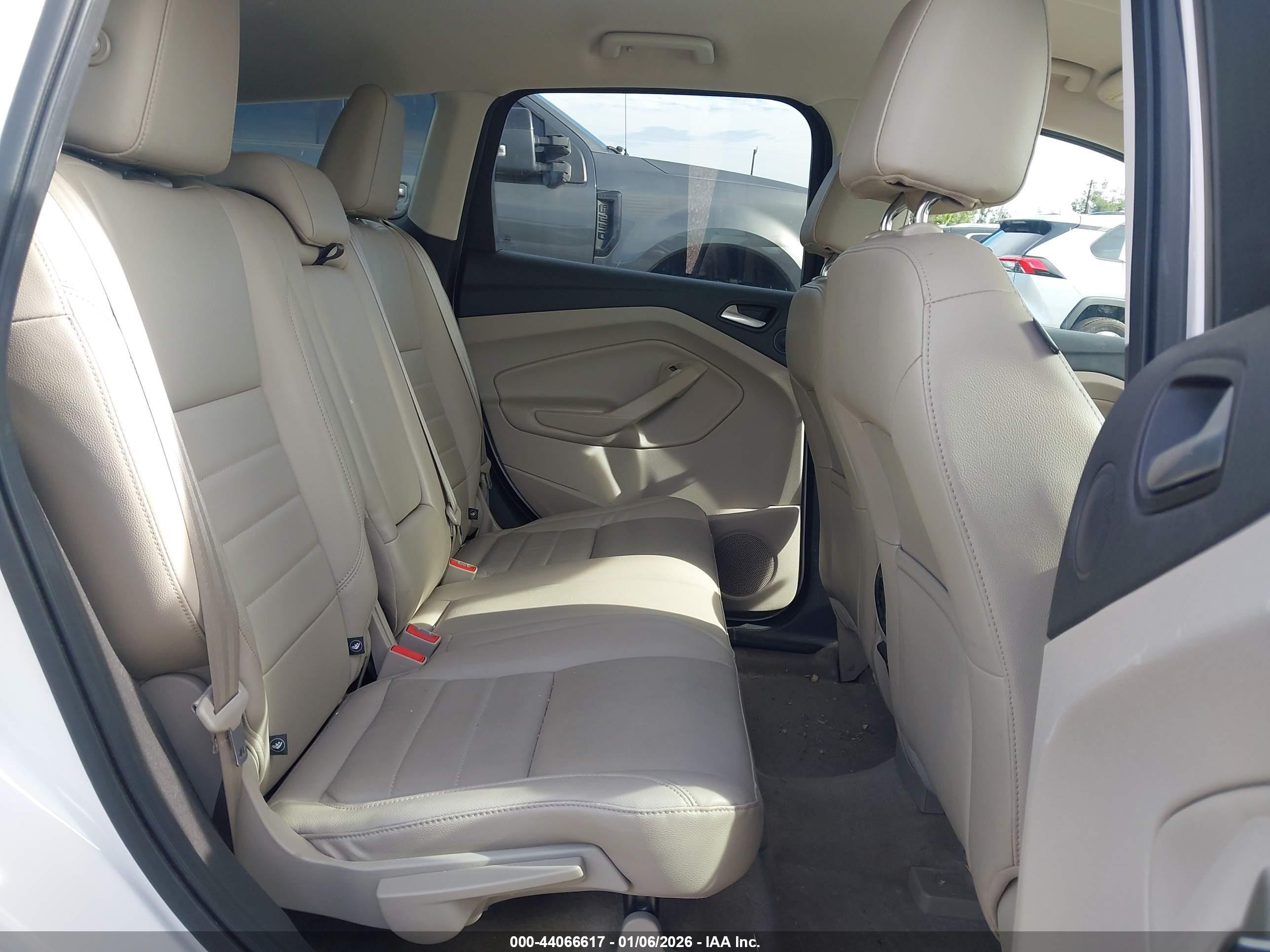 FORD ESCAPE image 8