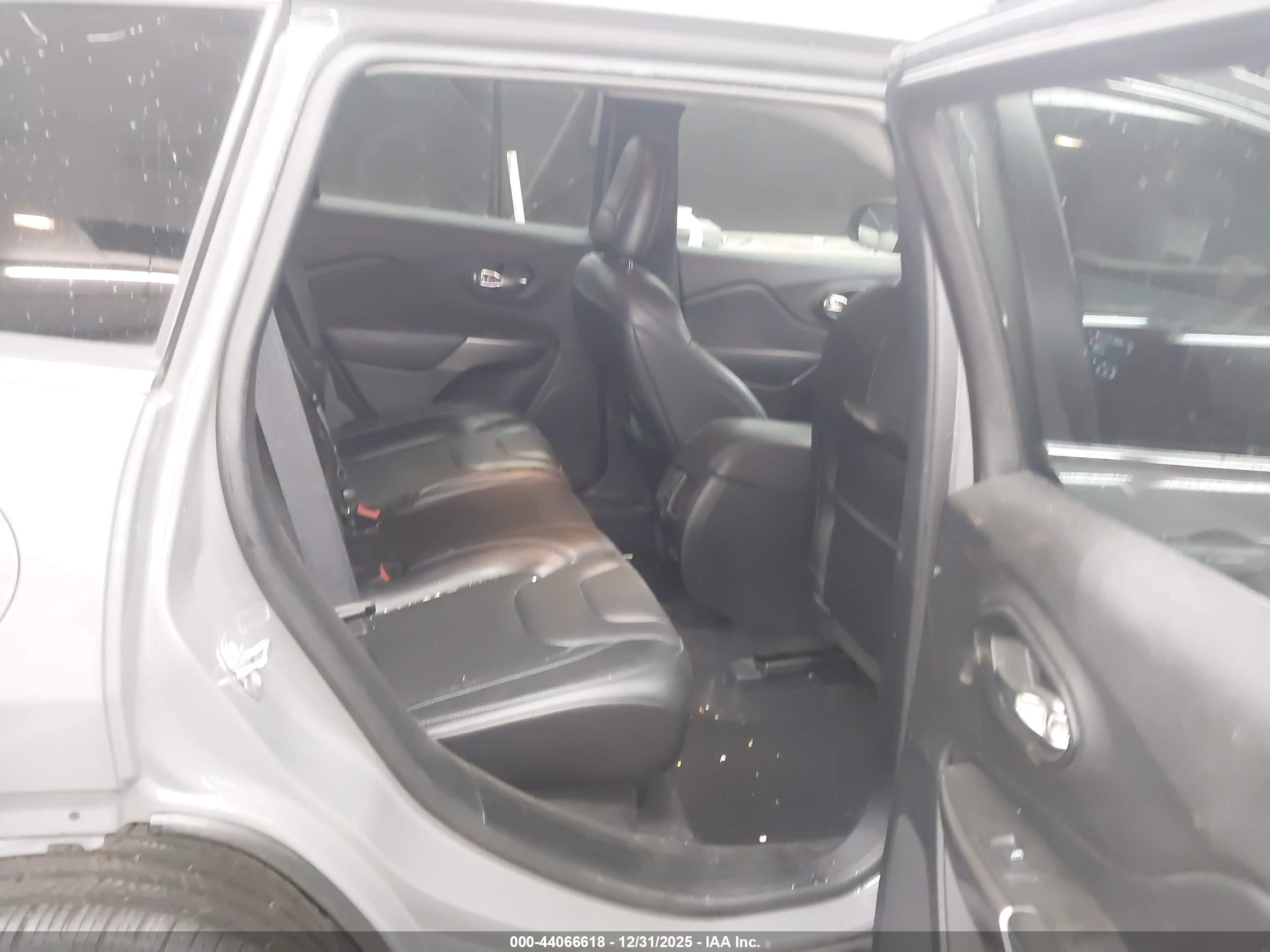 JEEP CHEROKEE image 8