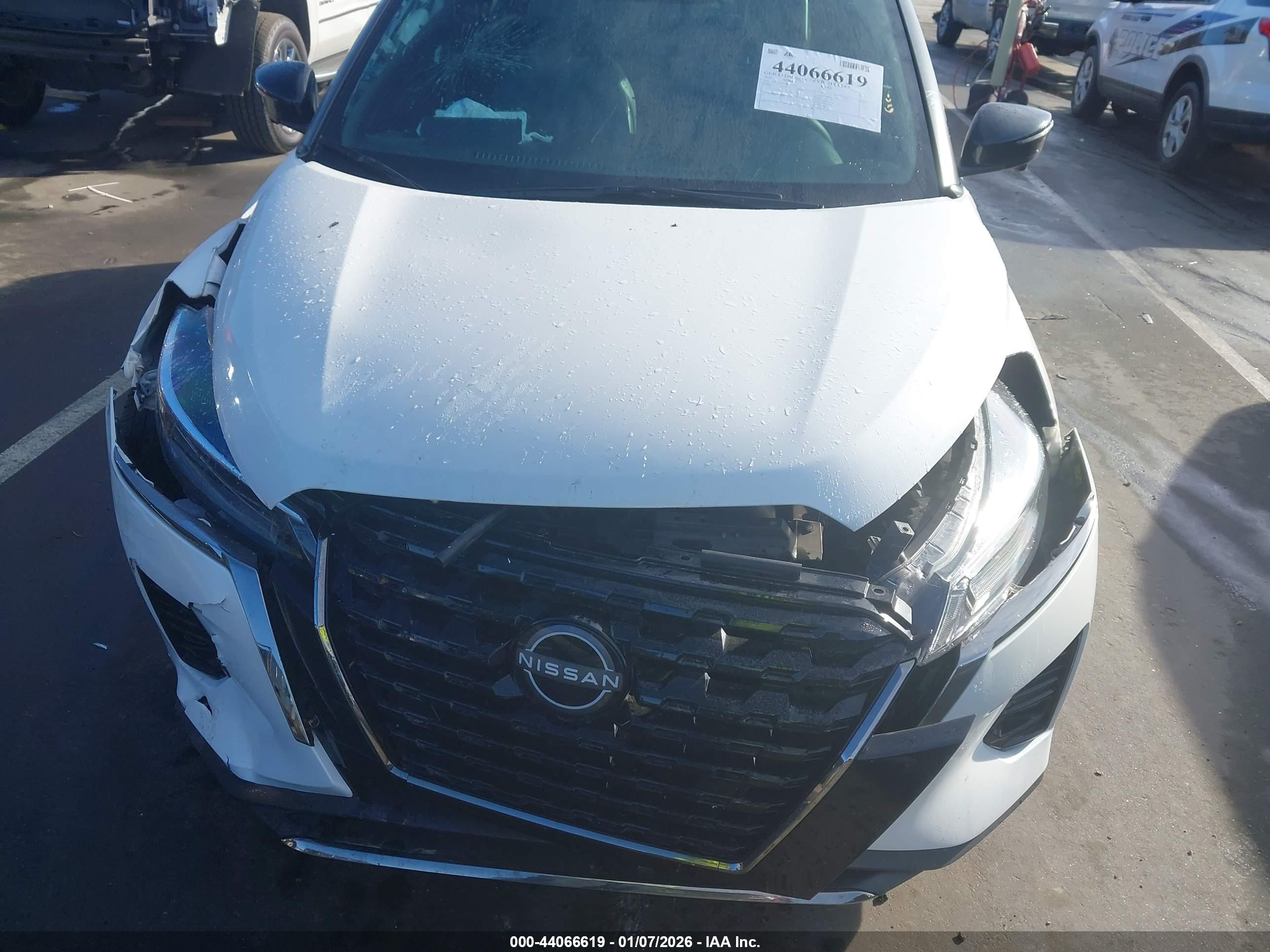 NISSAN KICKS image 6