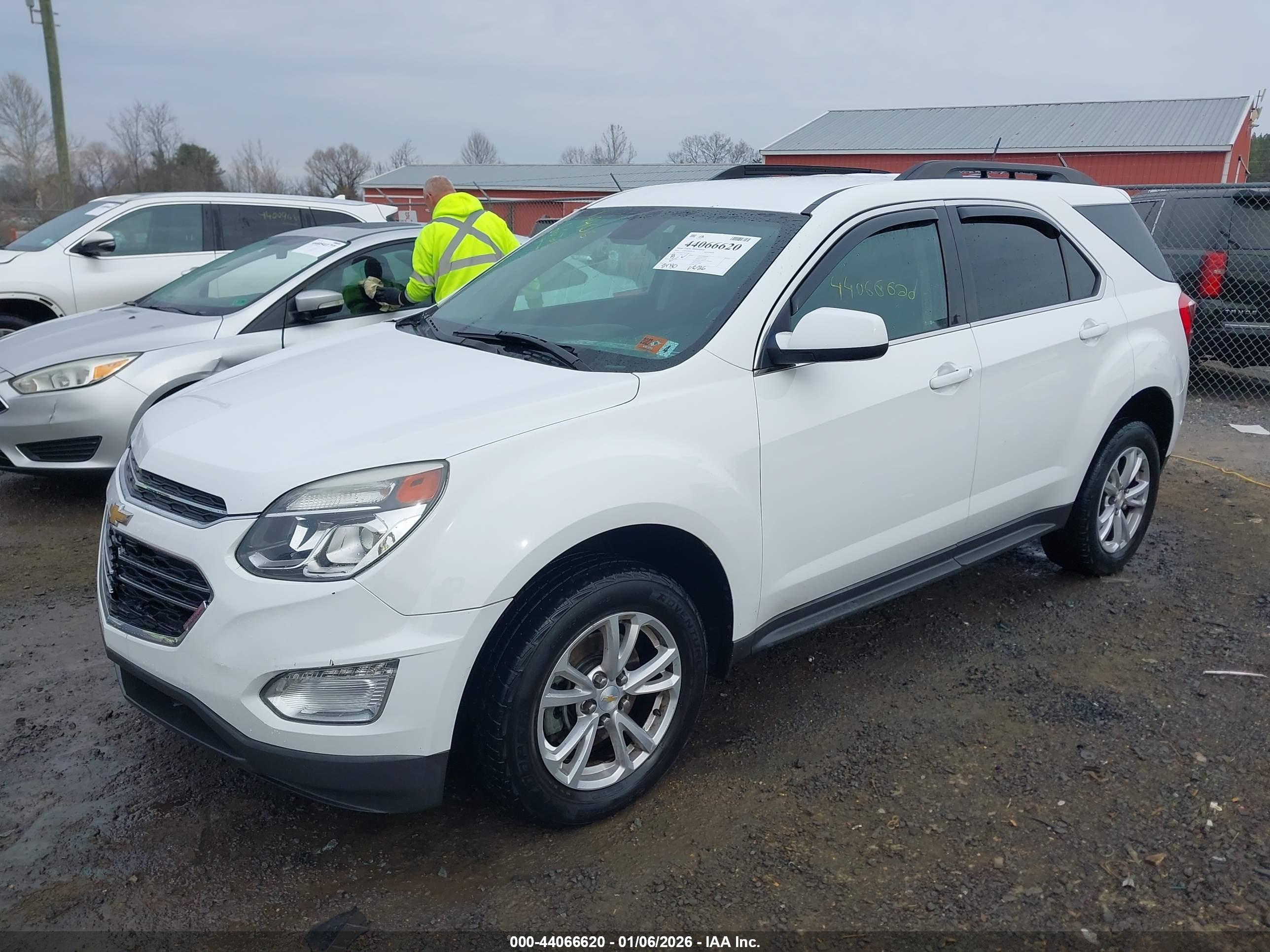CHEVROLET EQUINOX image 2