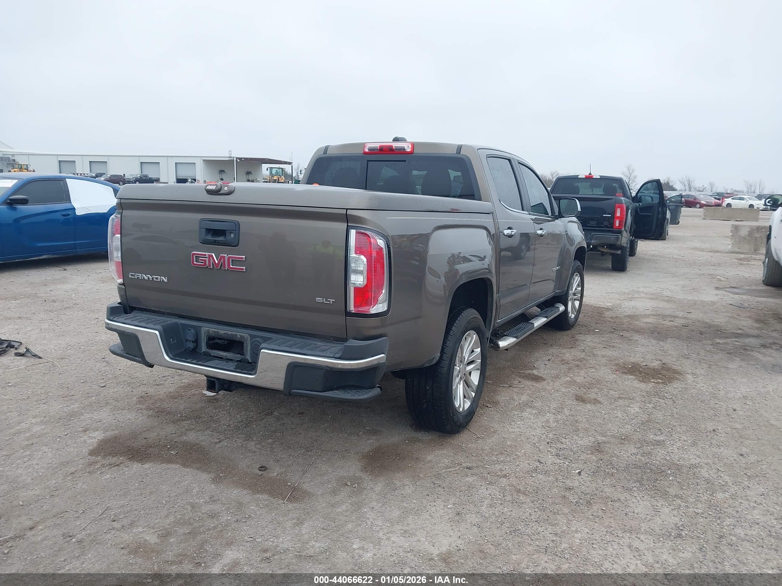GMC CANYON image 4