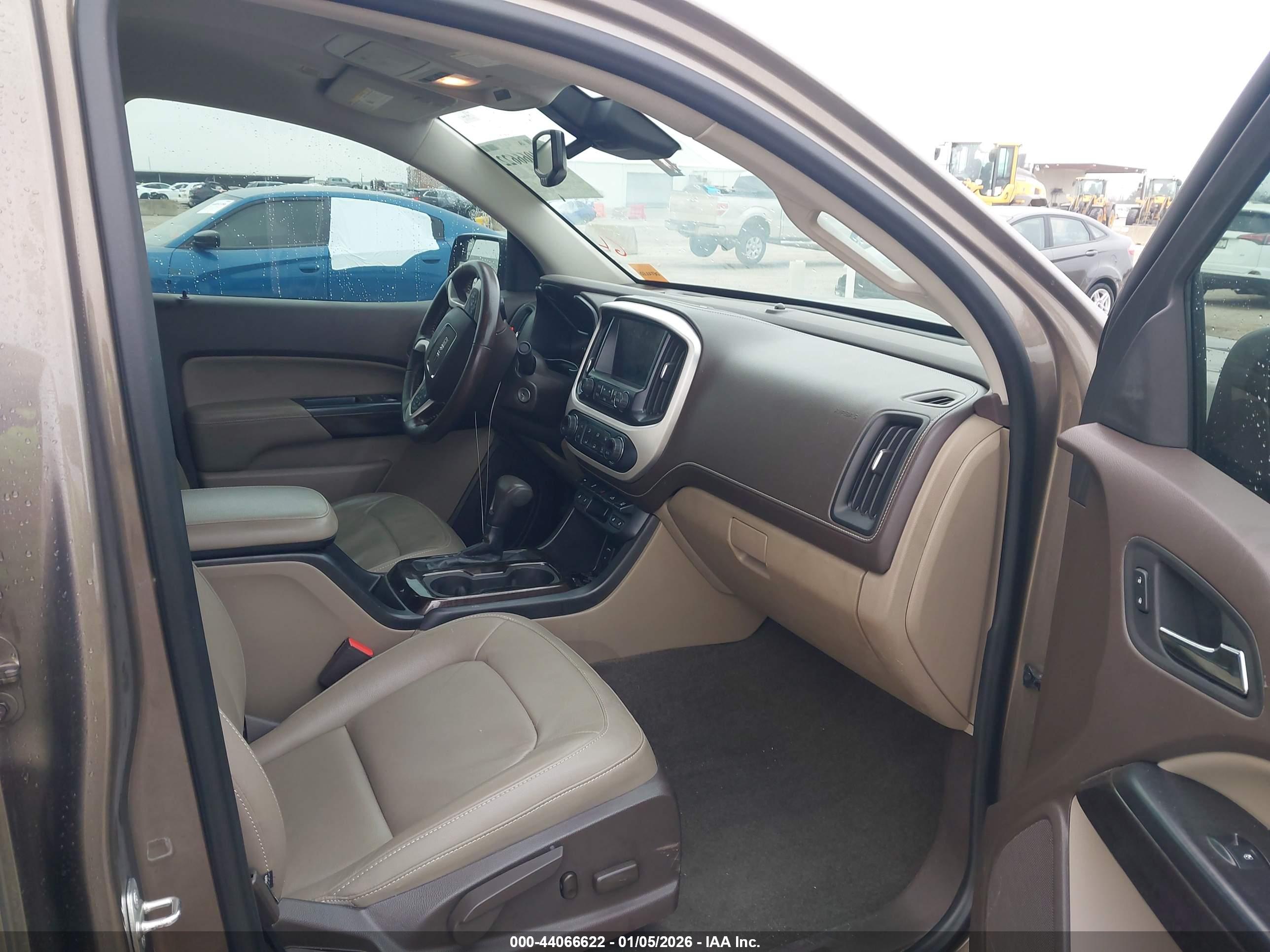 GMC CANYON image 5