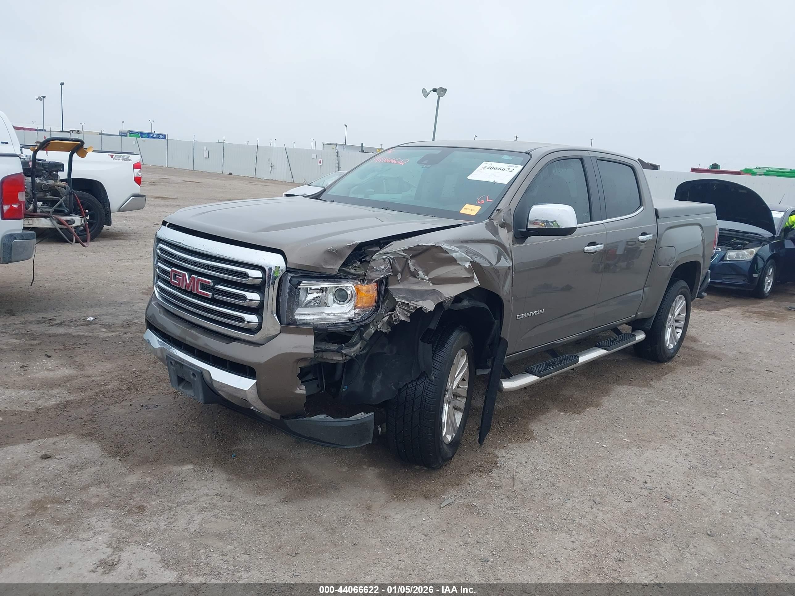 GMC CANYON image 6