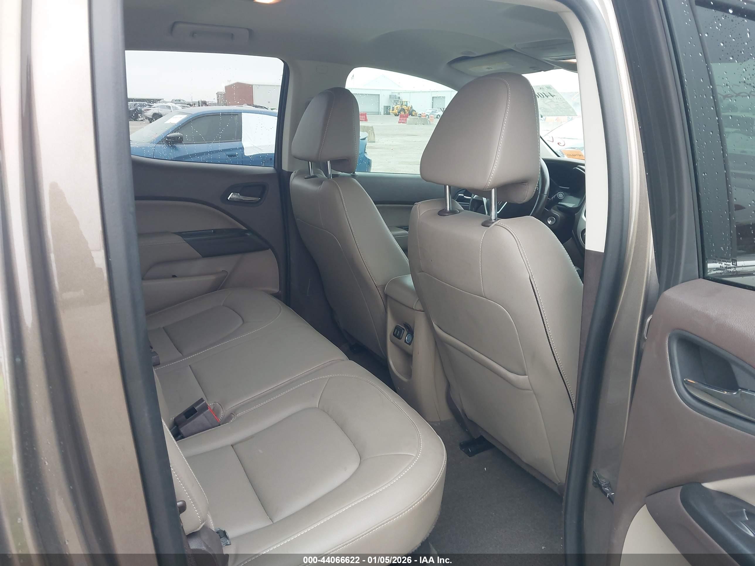 GMC CANYON image 8
