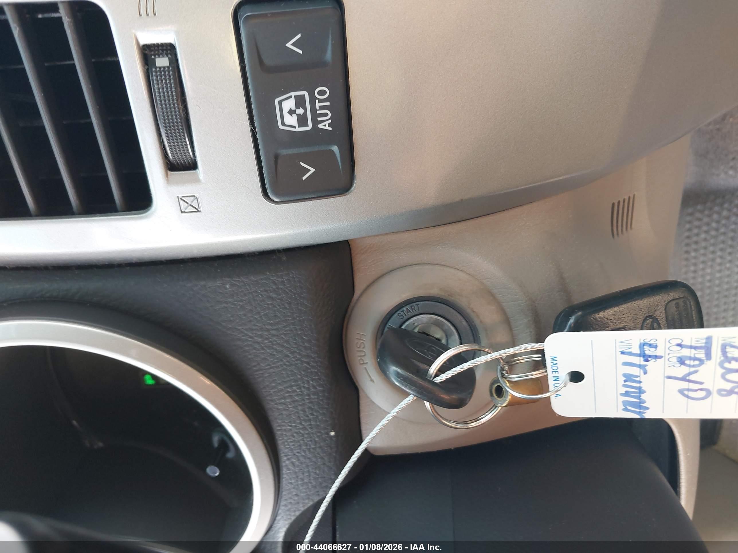 TOYOTA 4RUNNER image 11