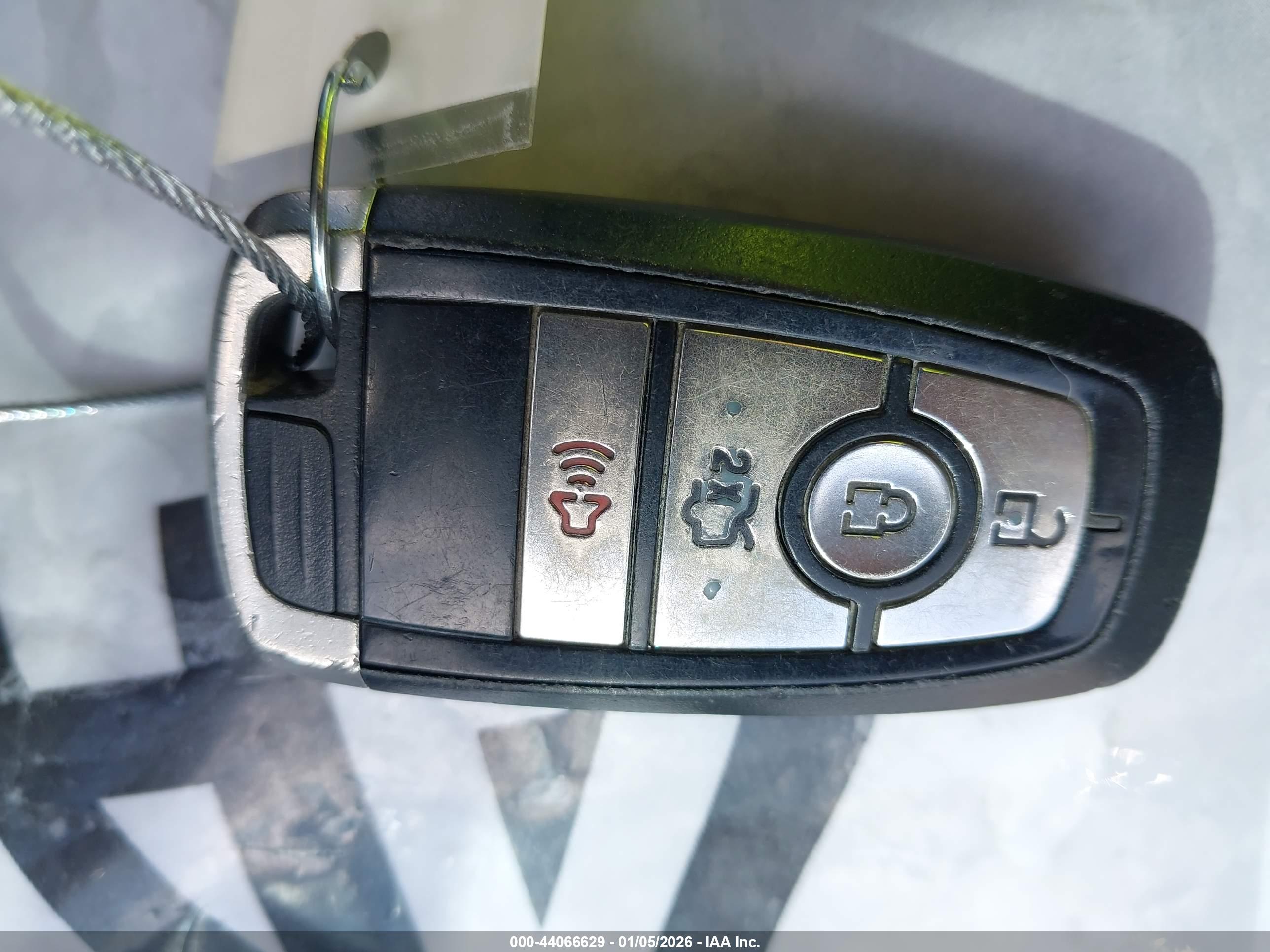 FORD FUSION image 11