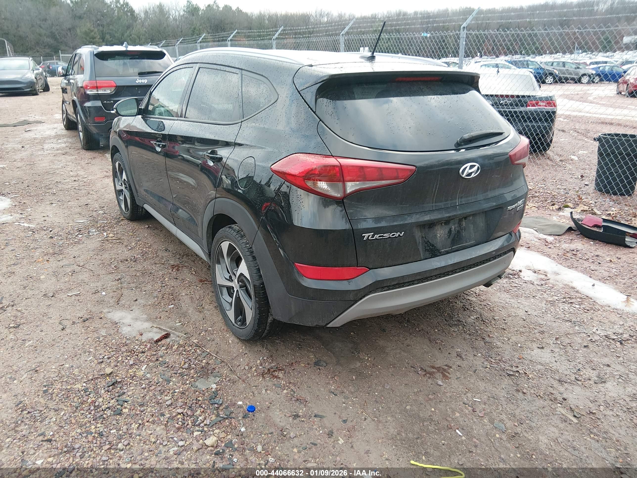 HYUNDAI TUCSON image 3