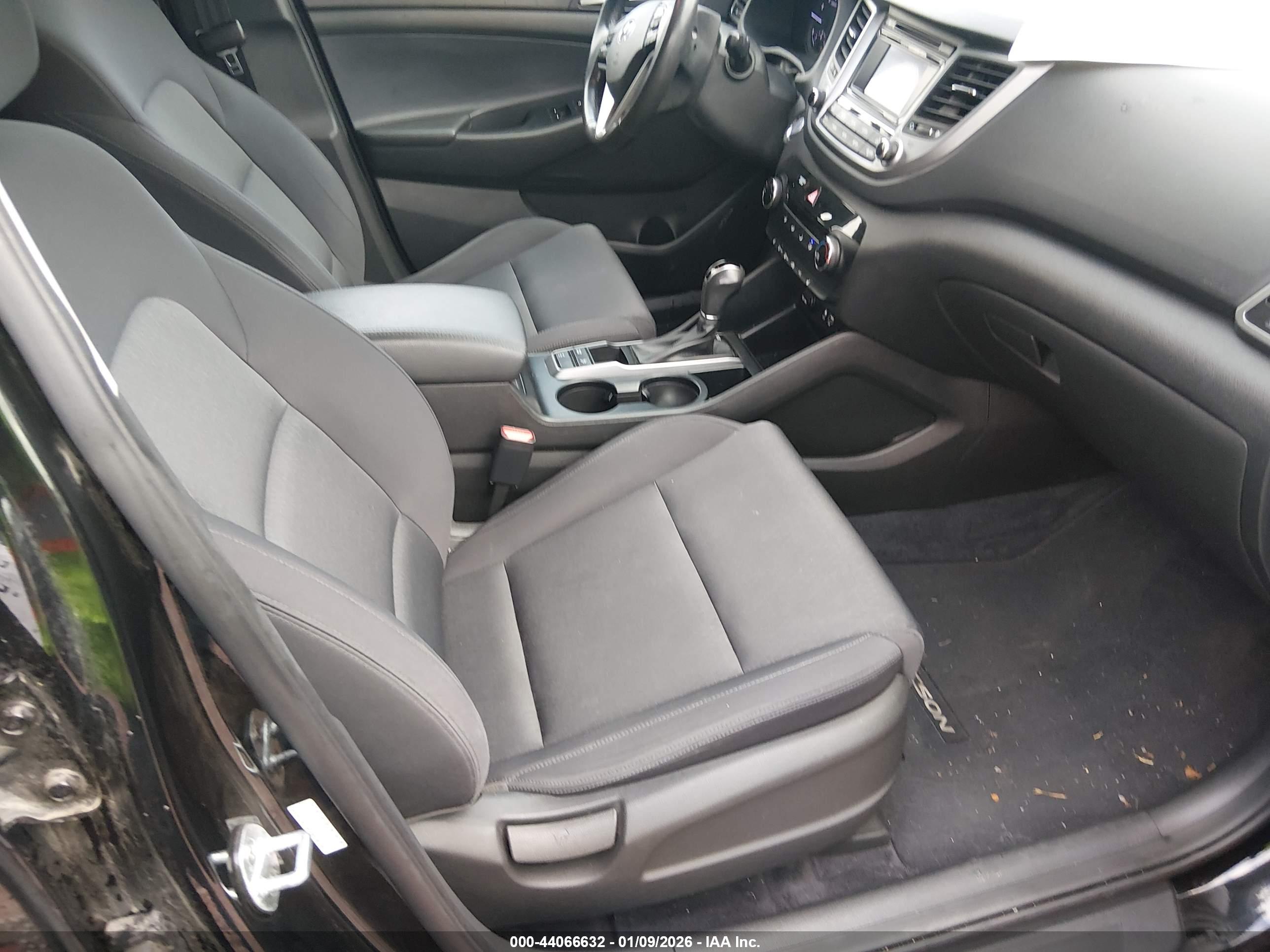 HYUNDAI TUCSON image 5