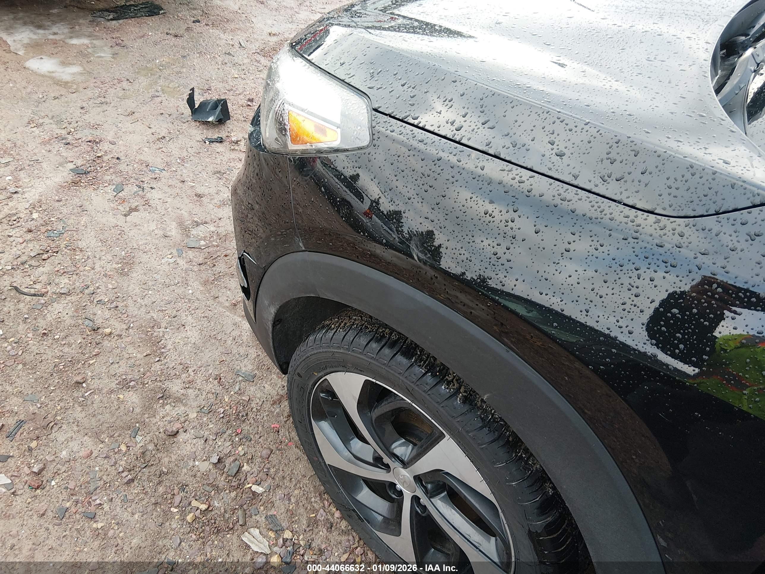 HYUNDAI TUCSON image 6
