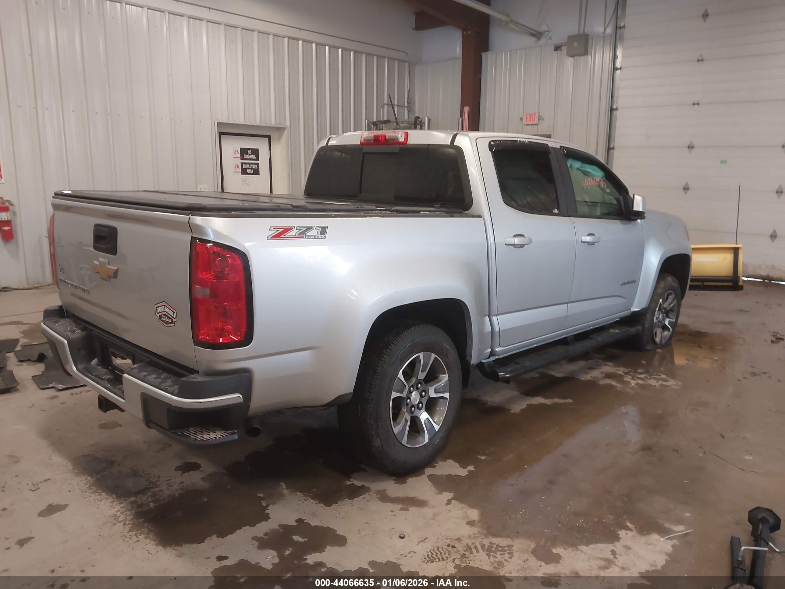 CHEVROLET COLORADO image 4