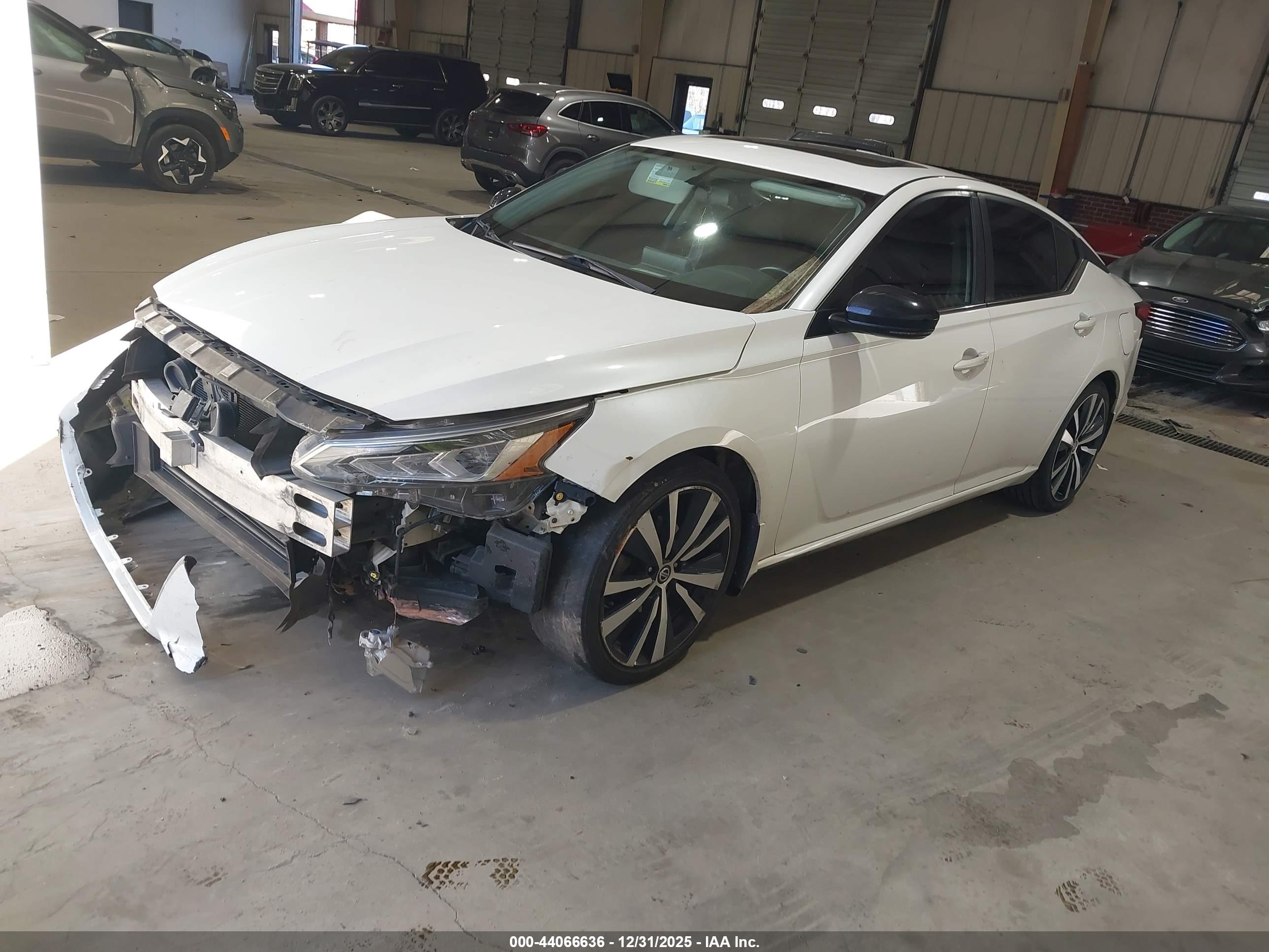 NISSAN ALTIMA image 2