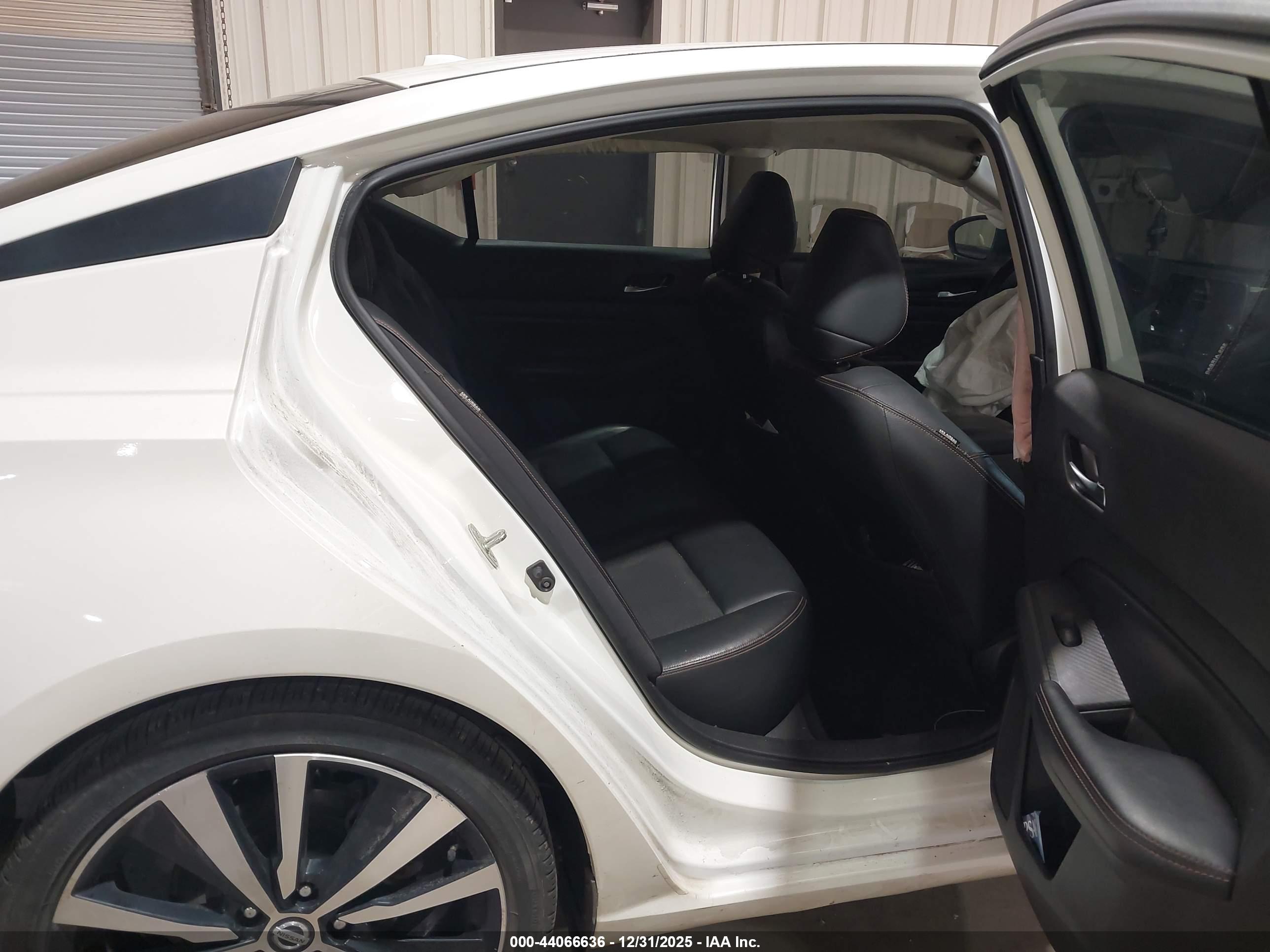 NISSAN ALTIMA image 8