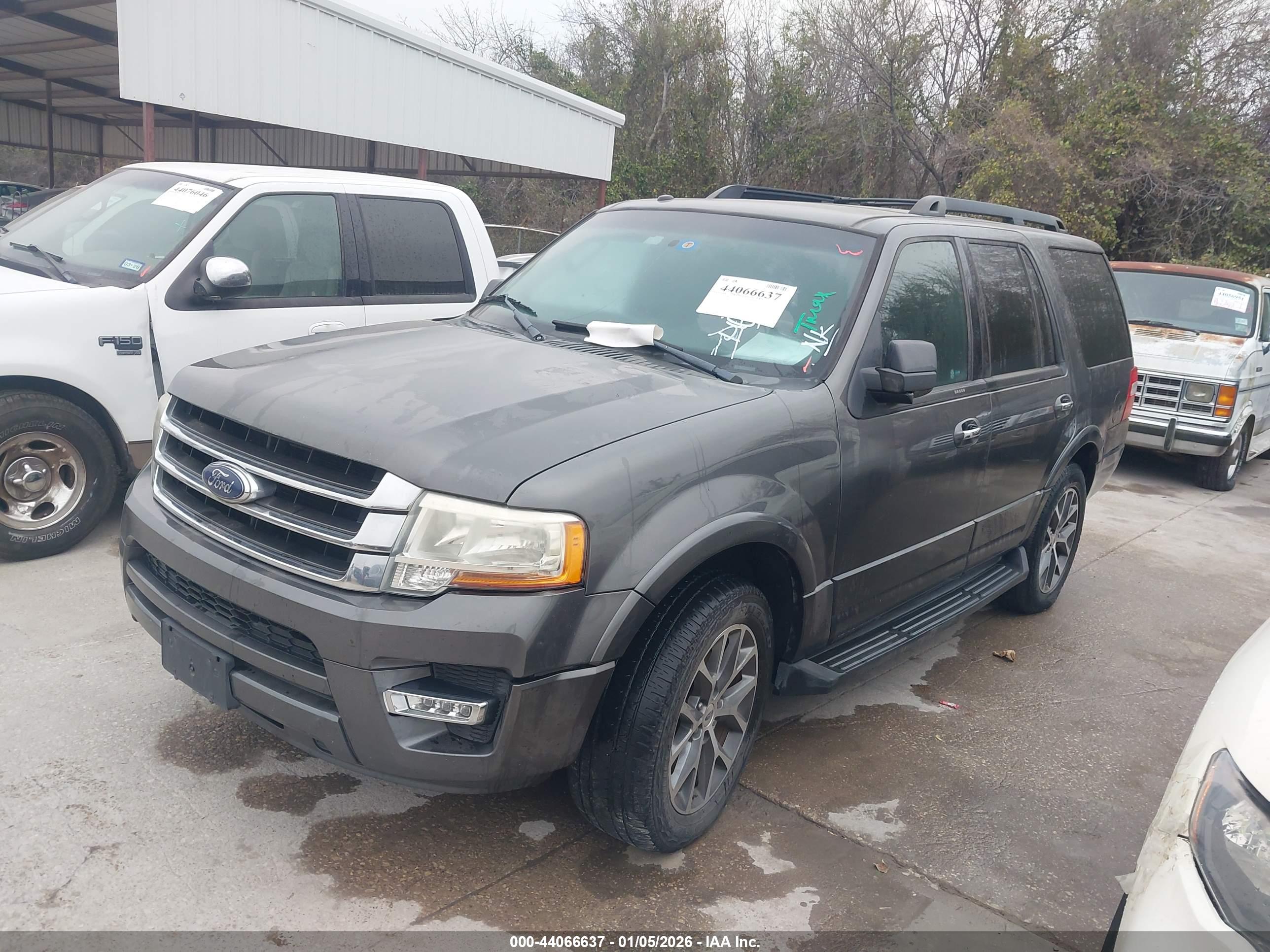 FORD EXPEDITION image 2