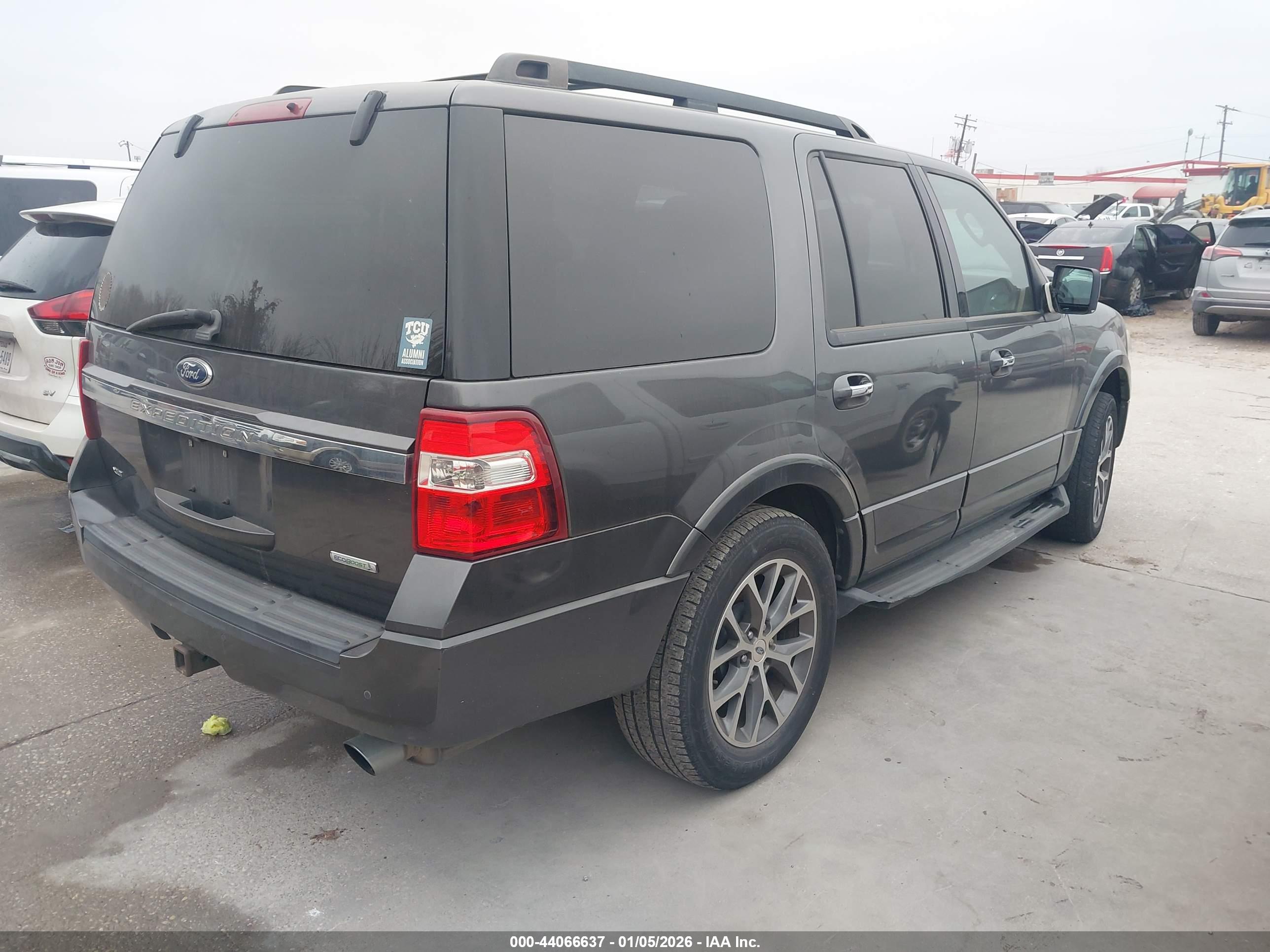 FORD EXPEDITION image 4