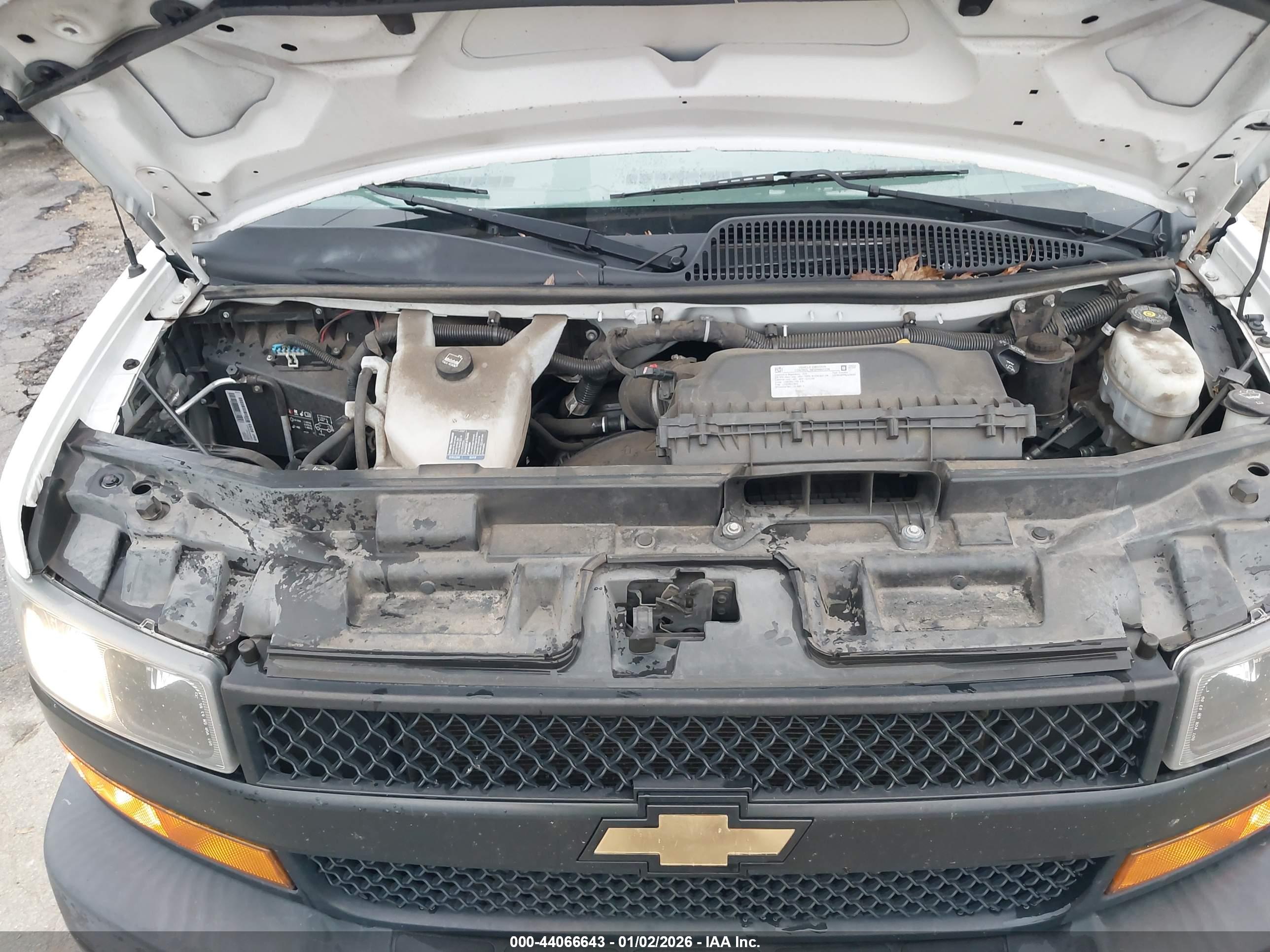 CHEVROLET EXPRESS image 10