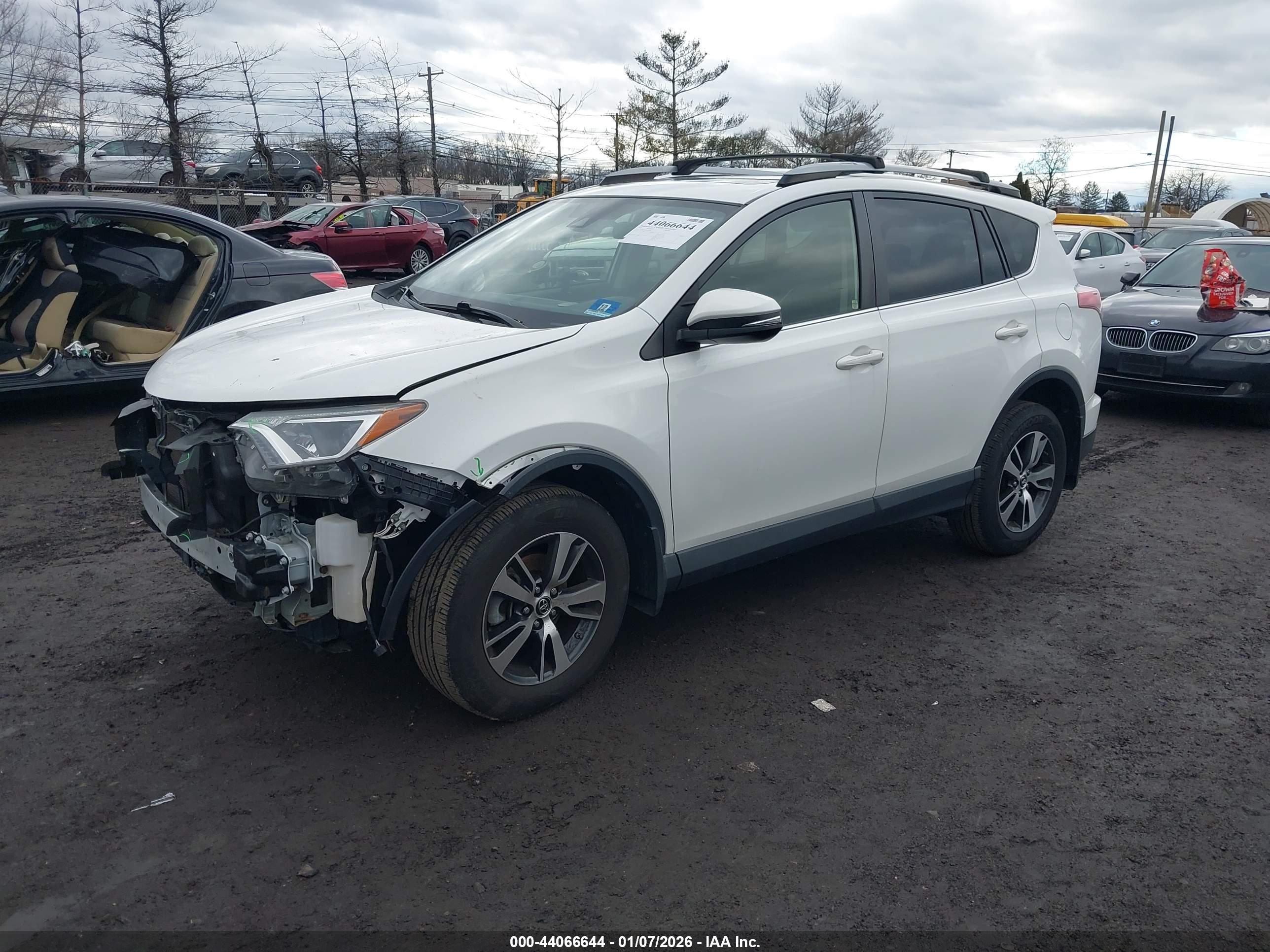 TOYOTA RAV4 image 2