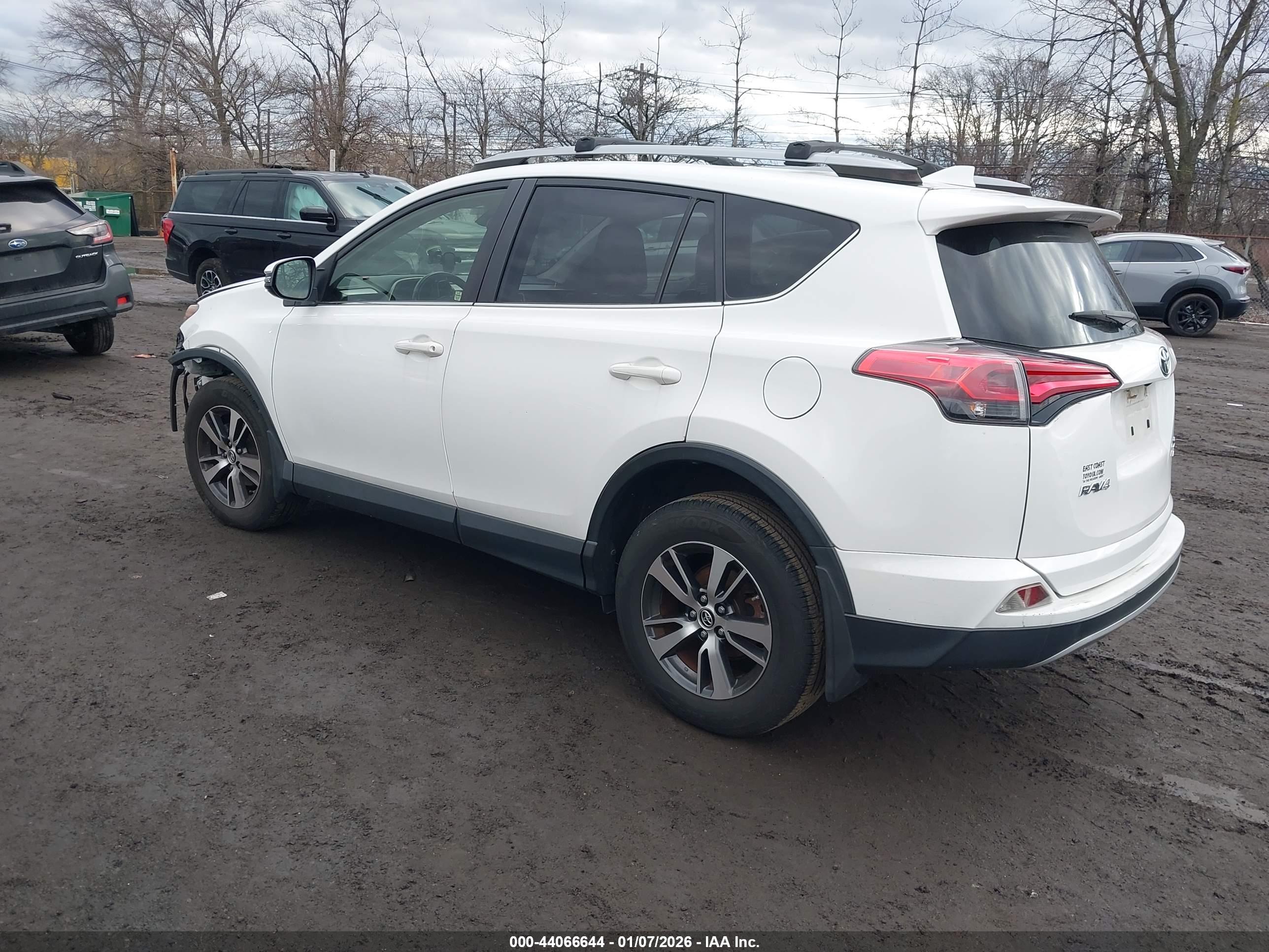 TOYOTA RAV4 image 3