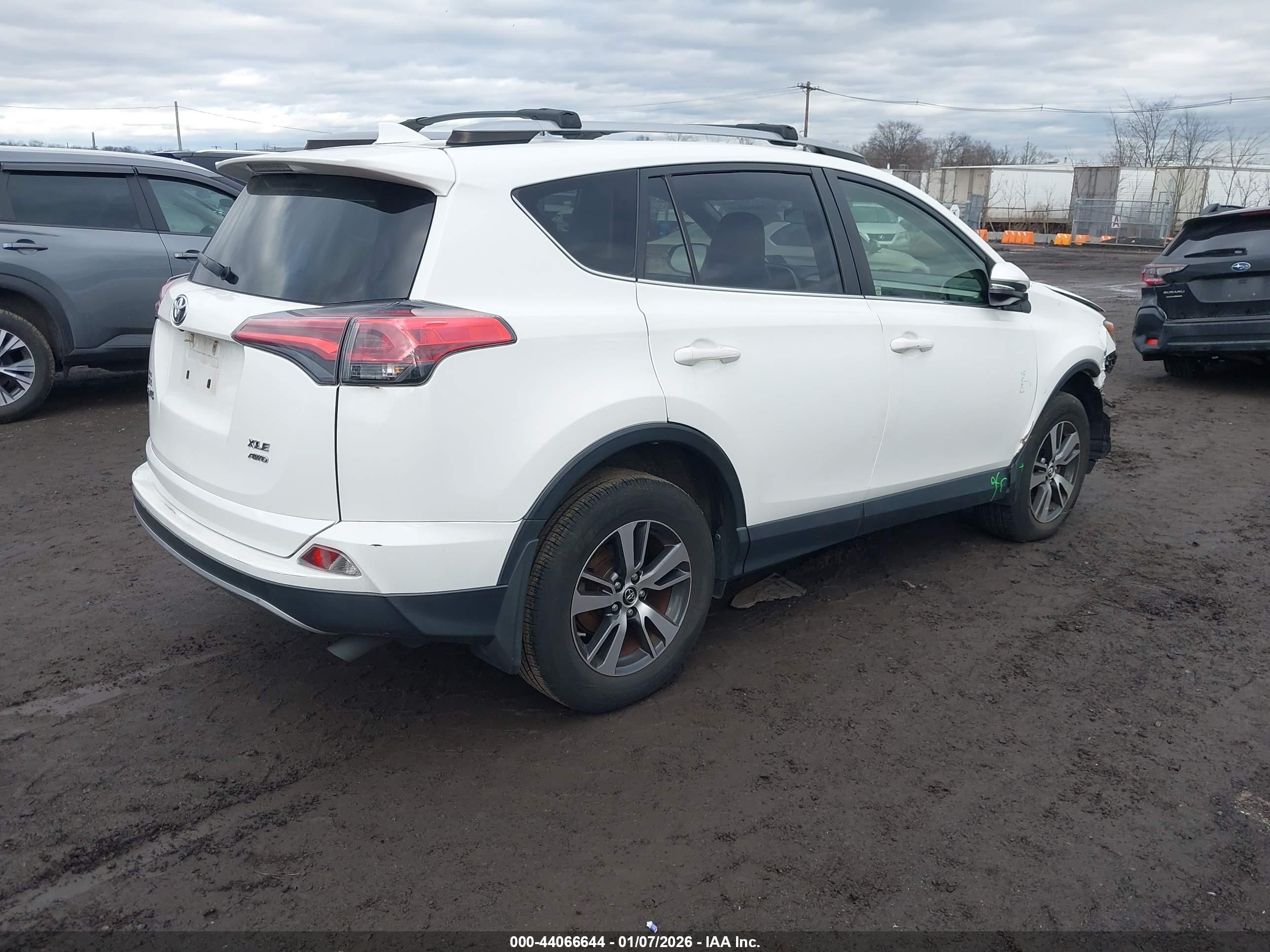TOYOTA RAV4 image 4