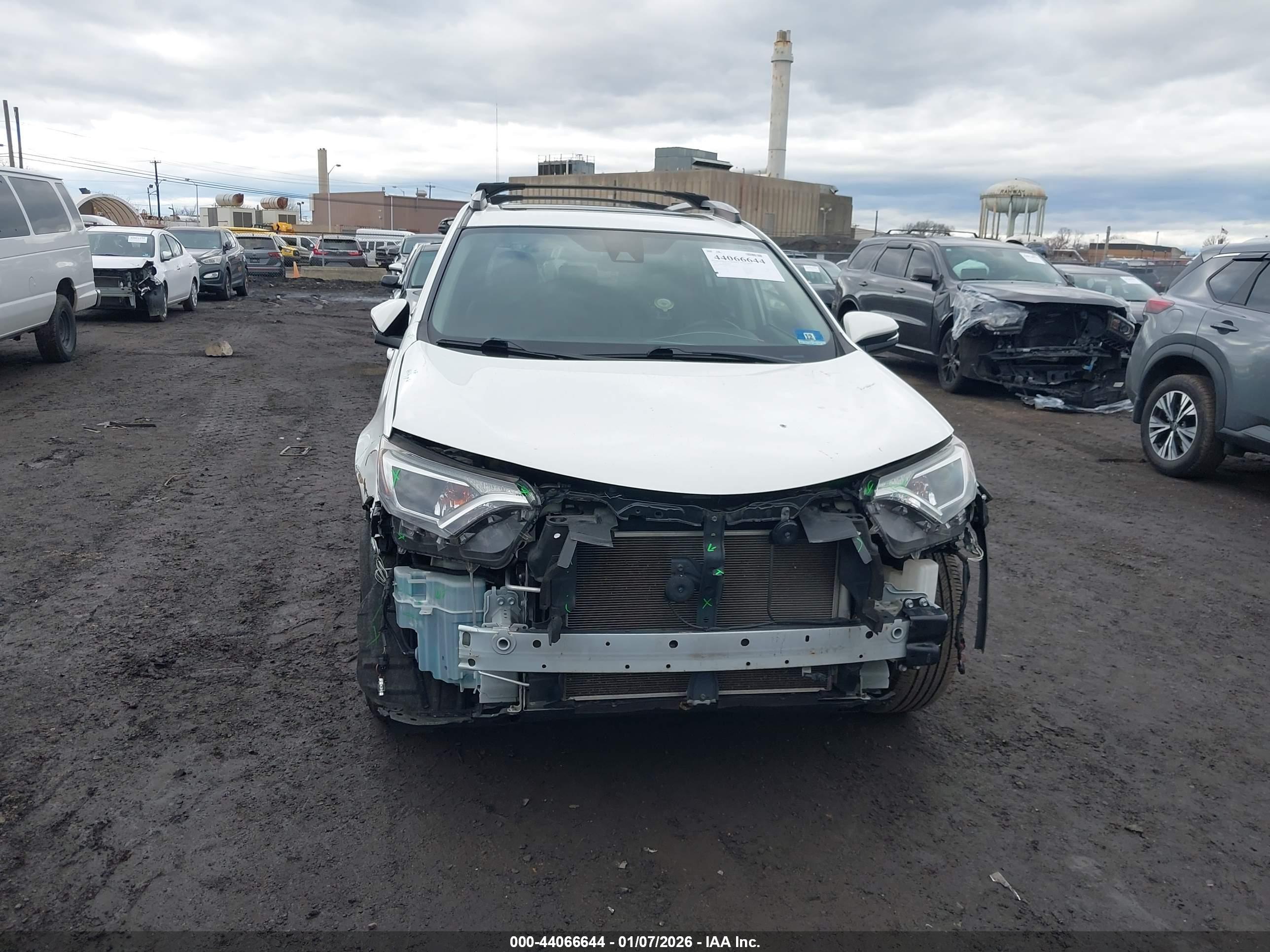 TOYOTA RAV4 image 6
