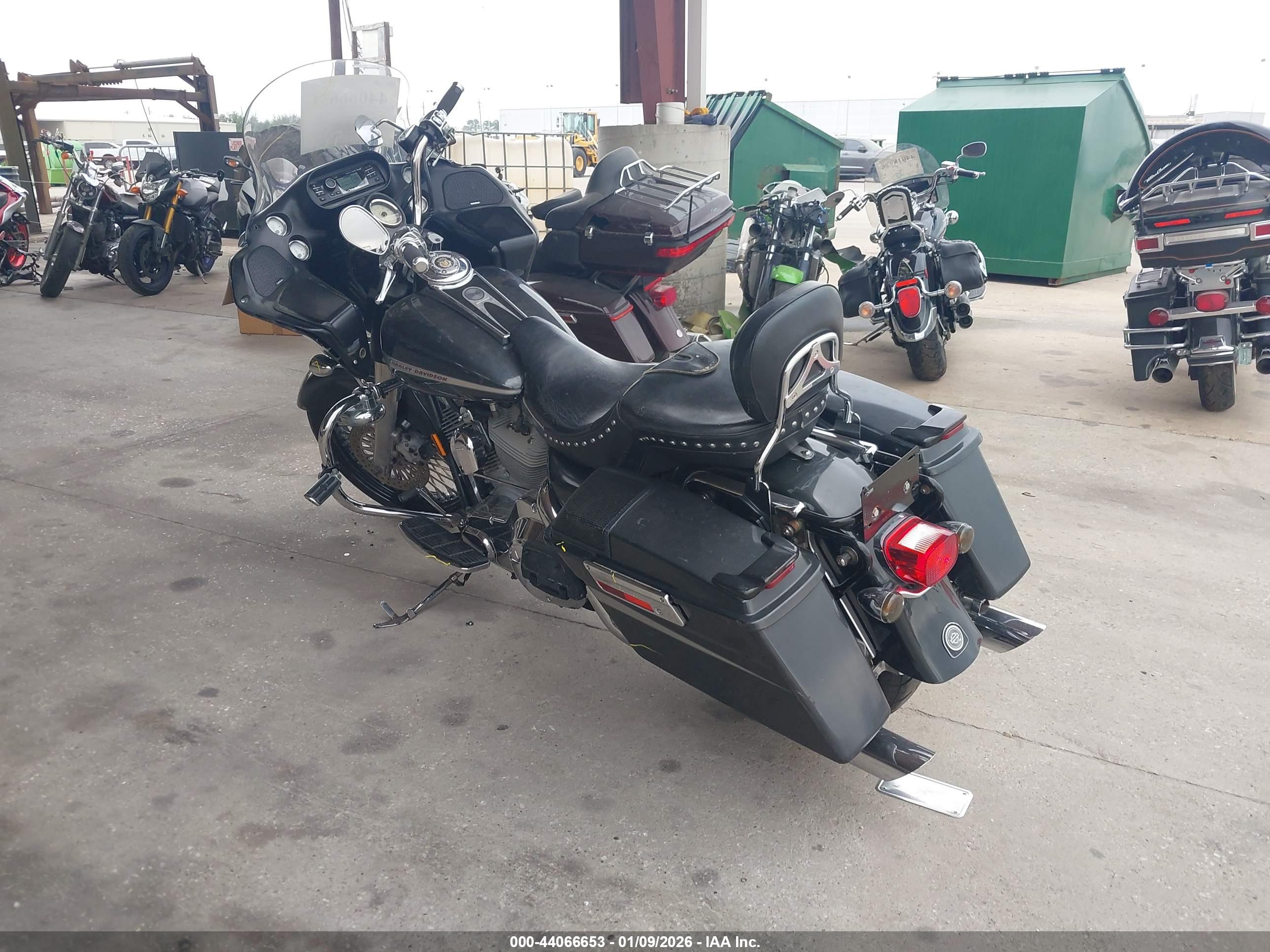 HARLEY-DAVIDSON FLTRI image 3