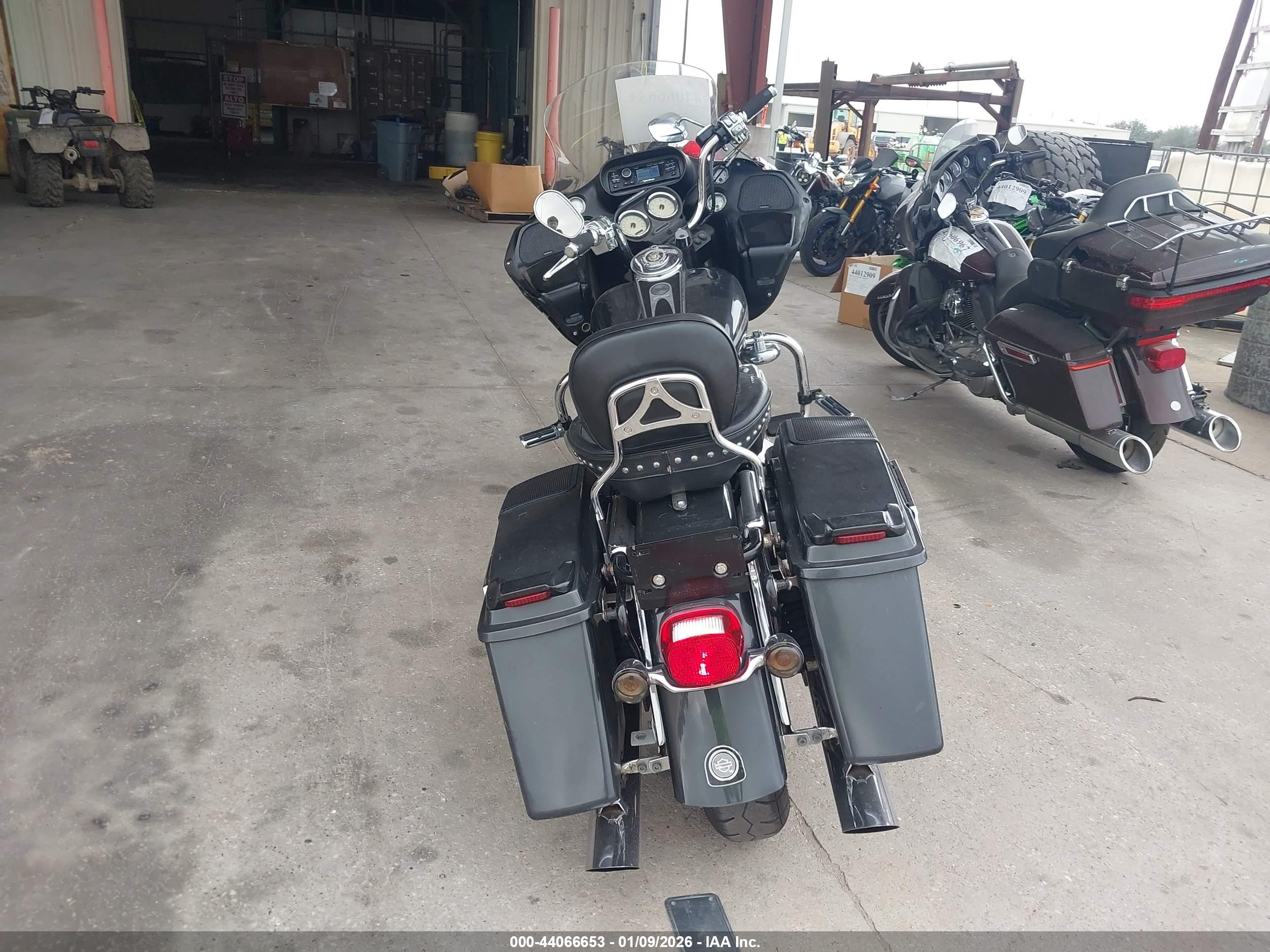 HARLEY-DAVIDSON FLTRI image 6