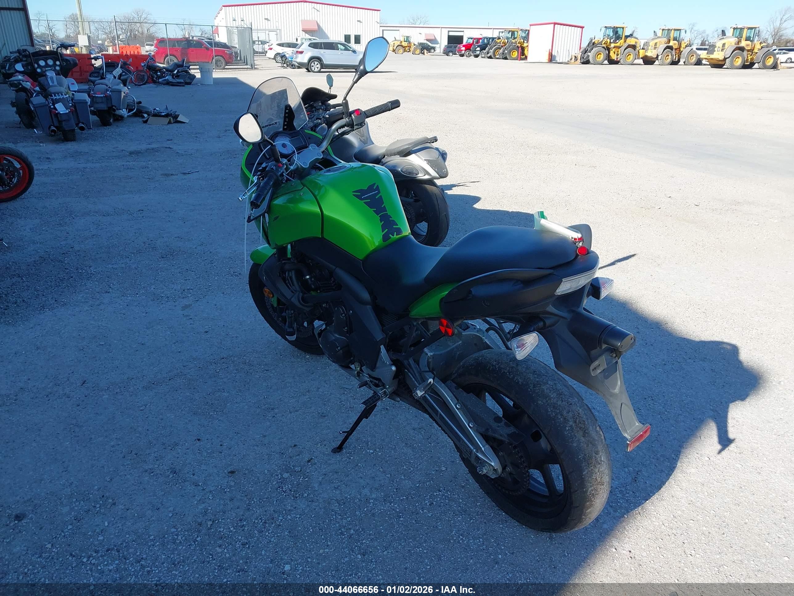 KAWASAKI LE650 image 3