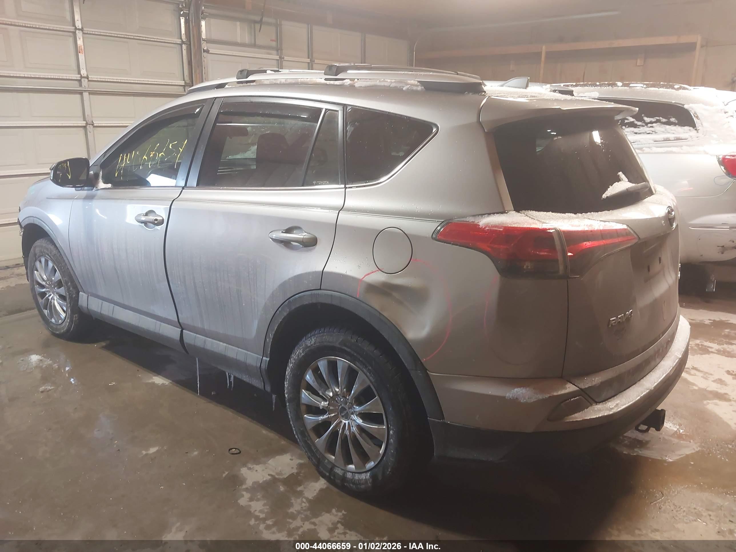 TOYOTA RAV4 image 3