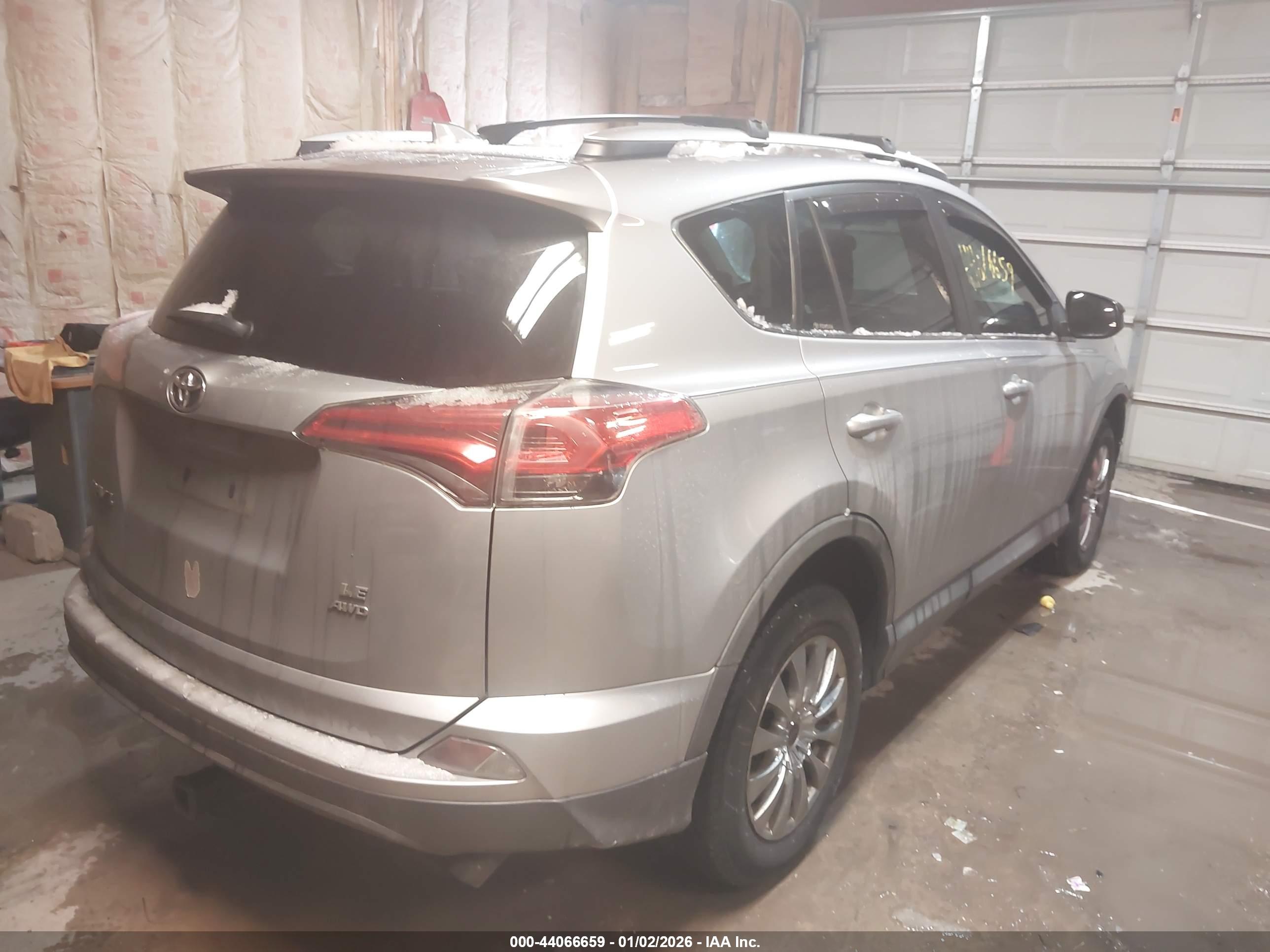 TOYOTA RAV4 image 4