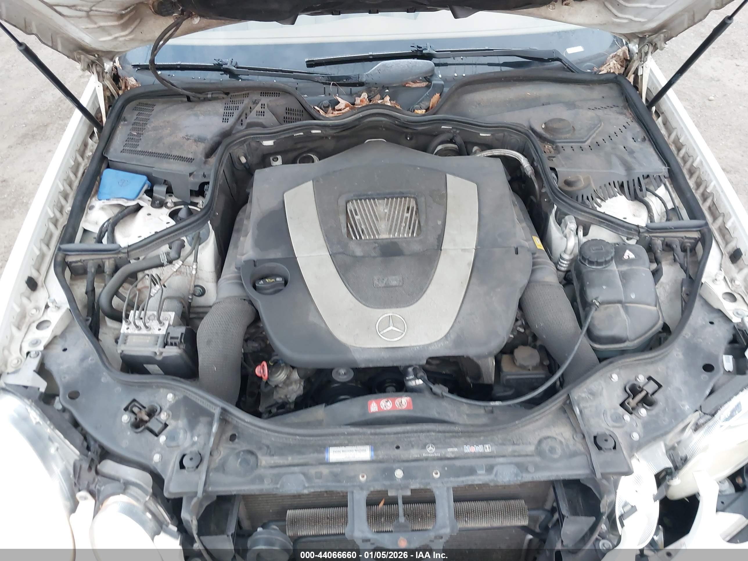 MERCEDES-BENZ E image 10