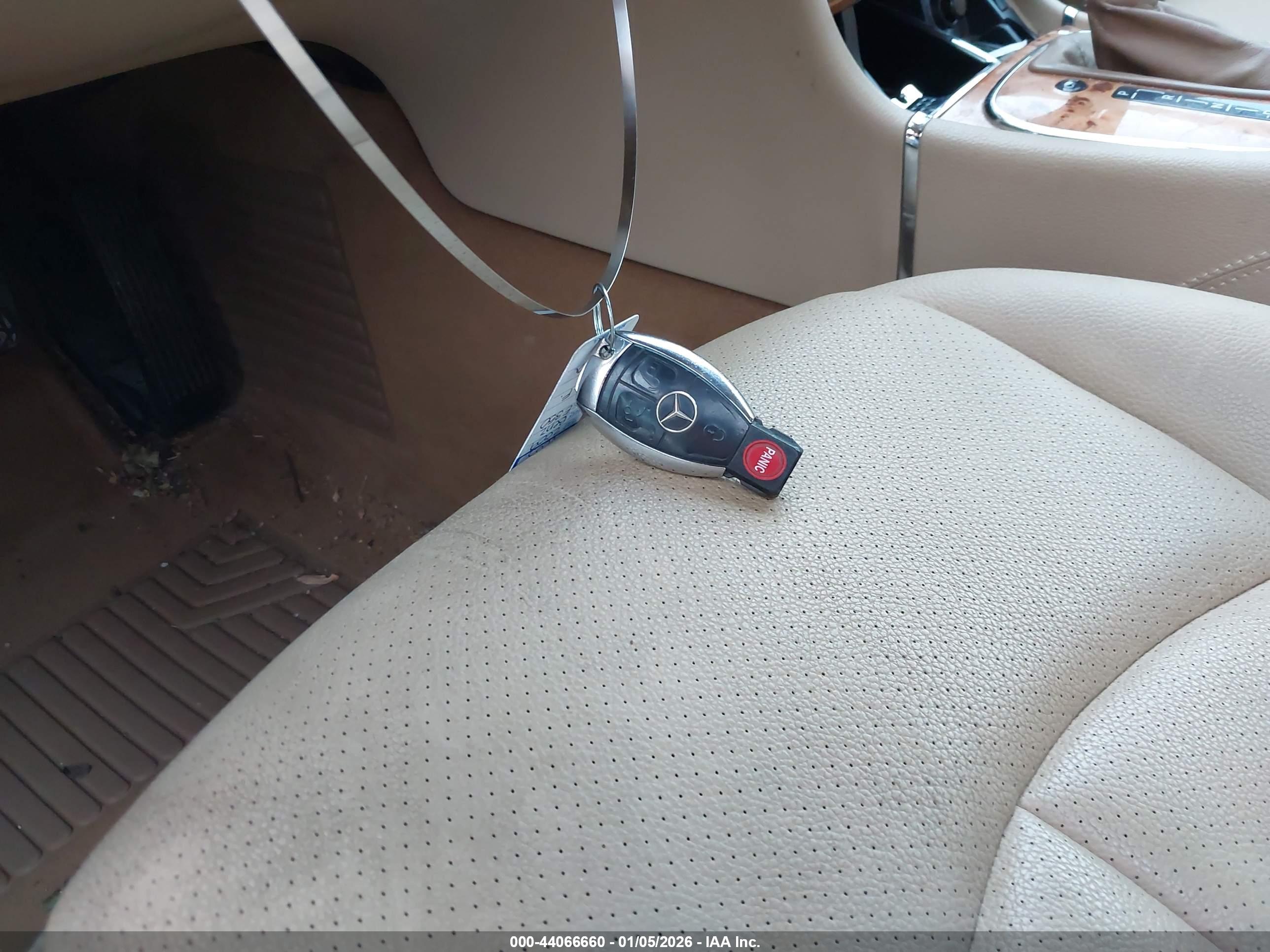 MERCEDES-BENZ E image 11