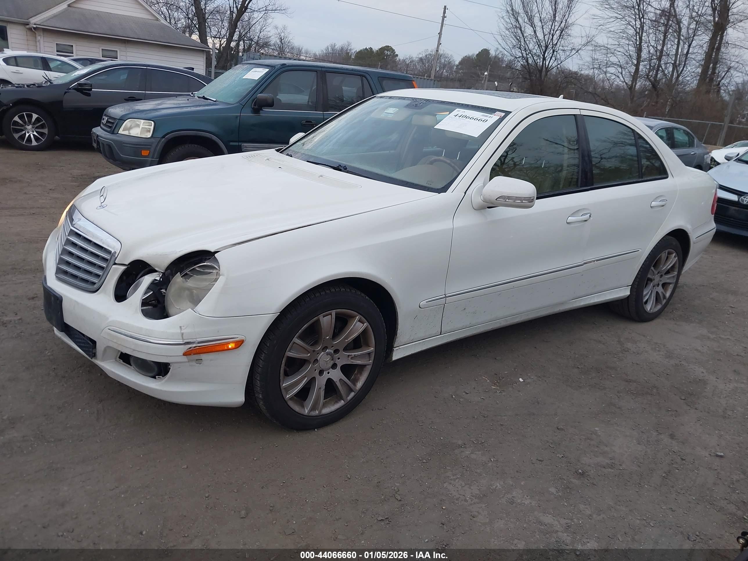 MERCEDES-BENZ E image 2