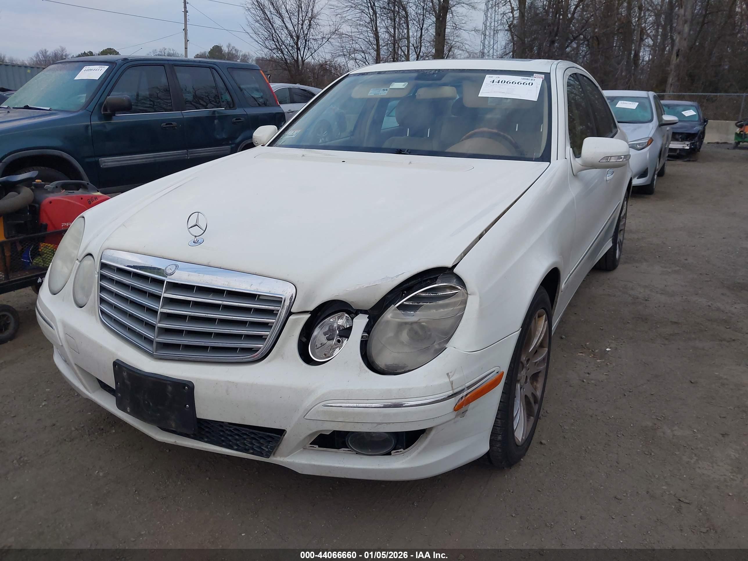 MERCEDES-BENZ E image 6