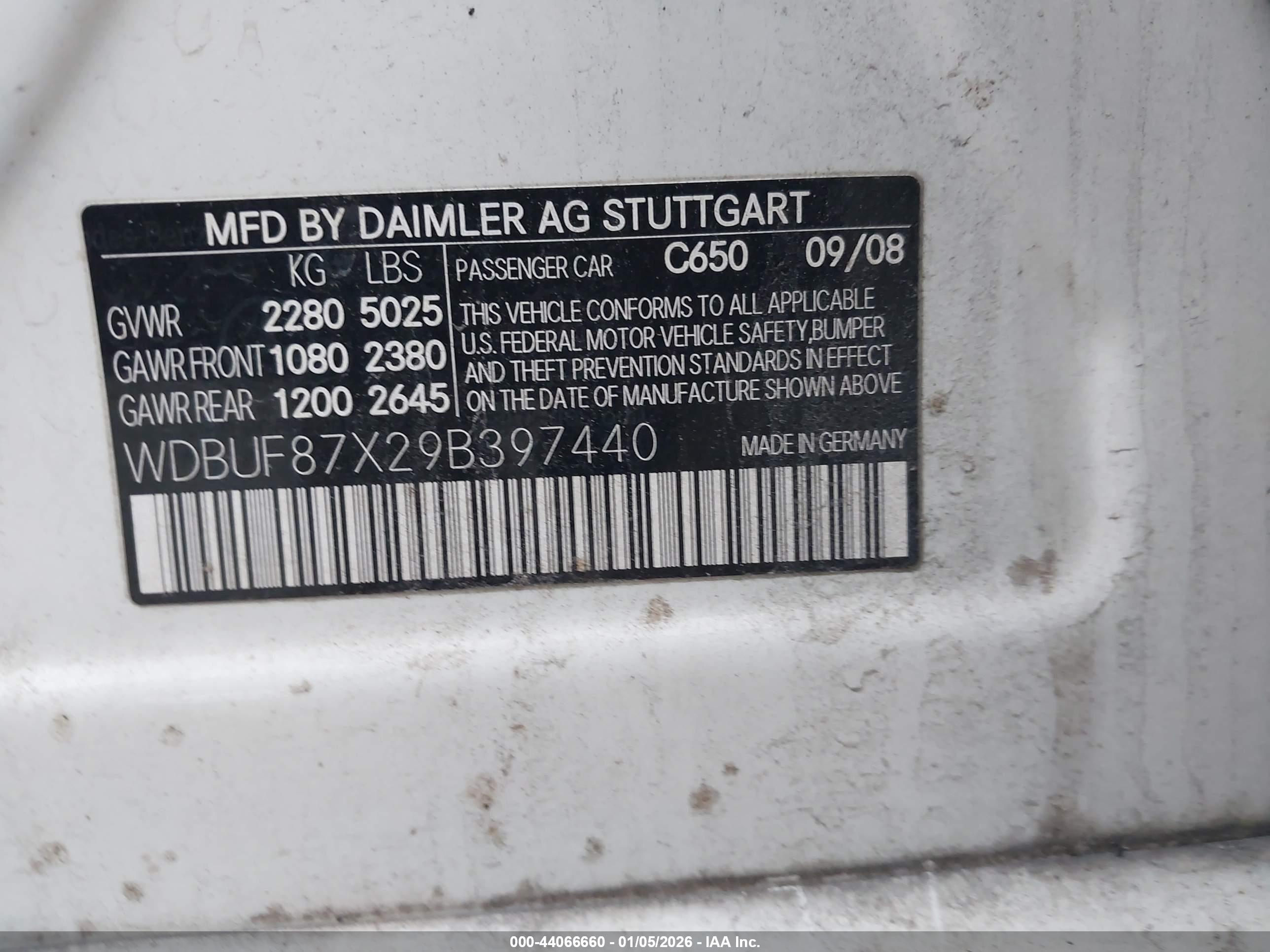 MERCEDES-BENZ E image 9