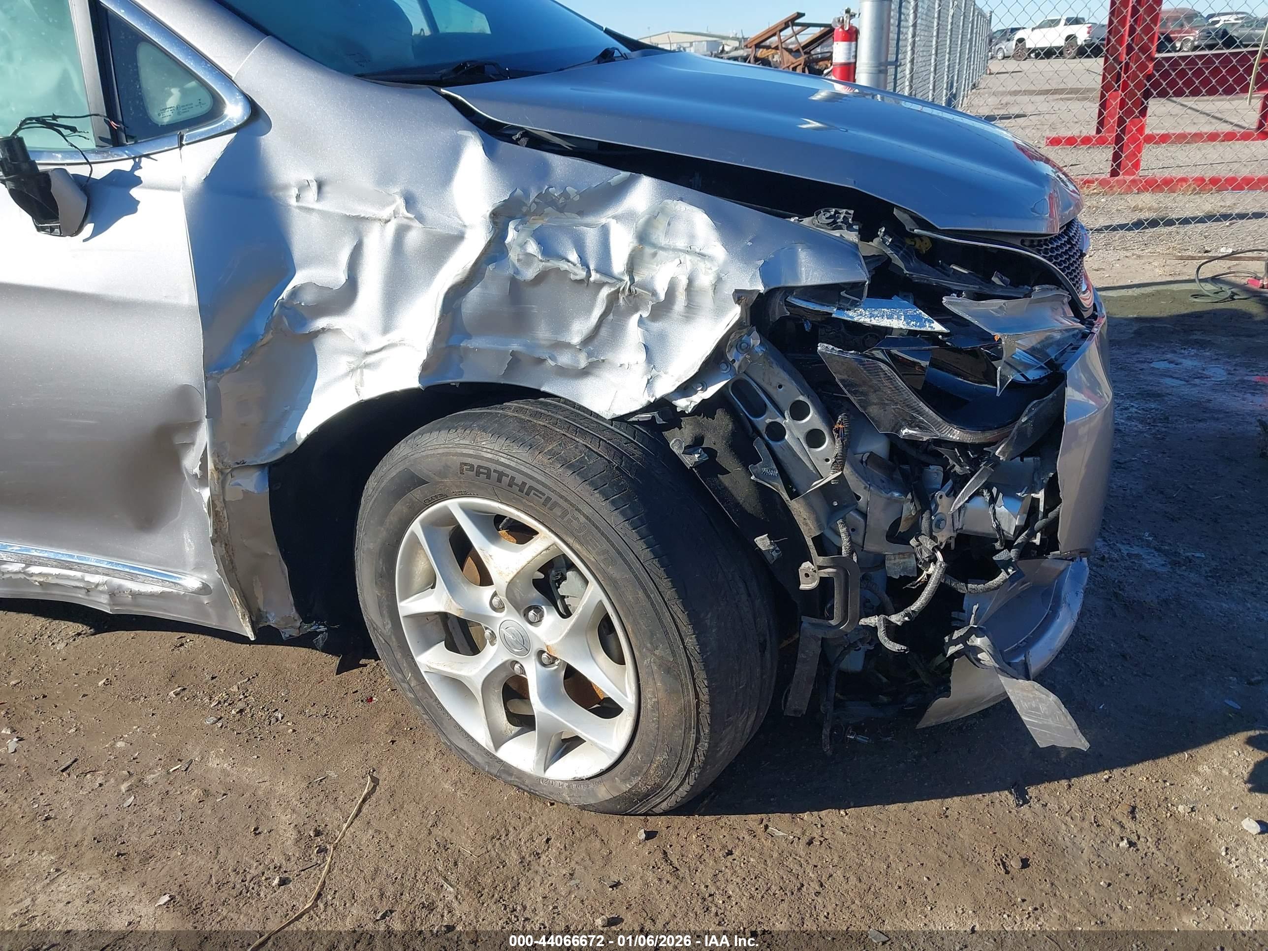 CHRYSLER PACIFICA image 6