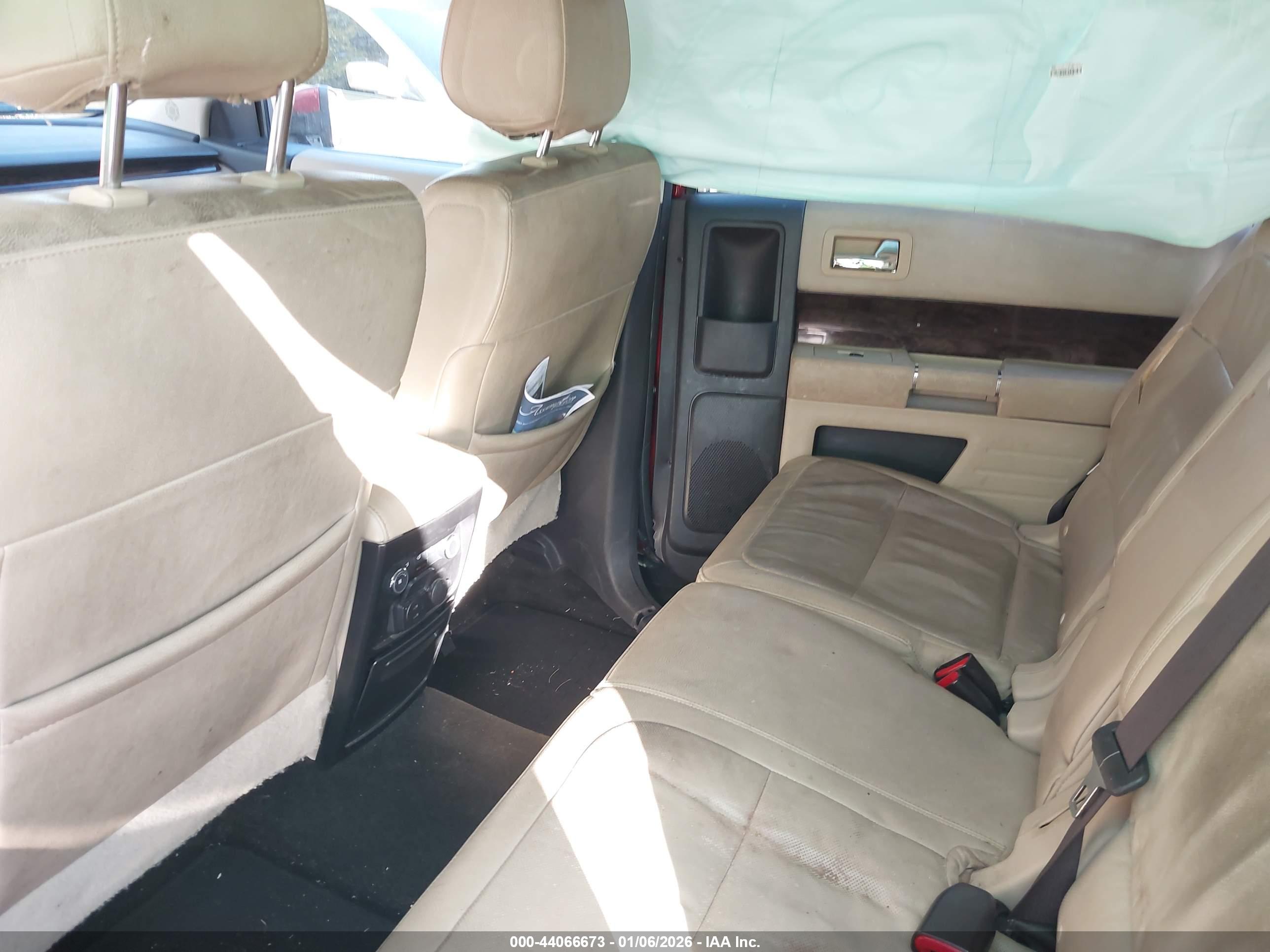 FORD FLEX image 8