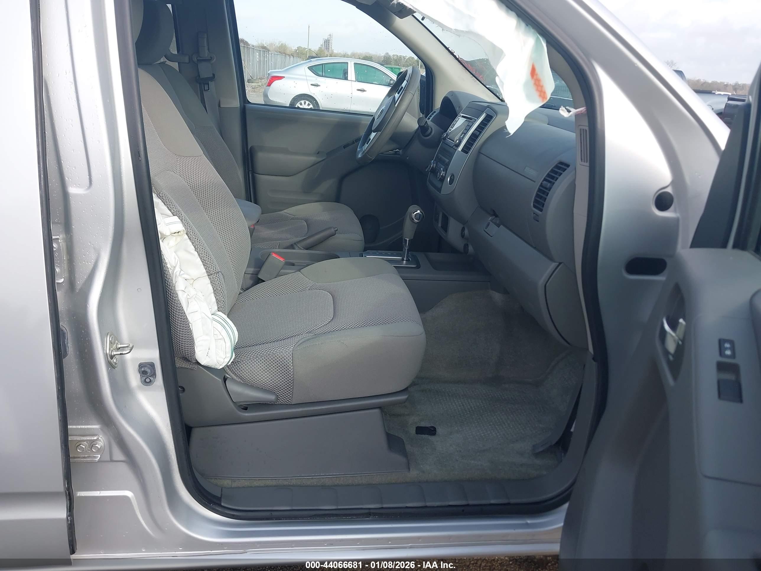 NISSAN FRONTIER image 5